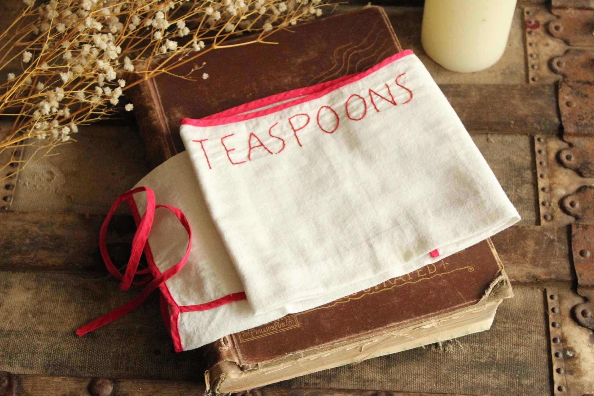 Vintage 1950s White And Red Teaspoon Pocket