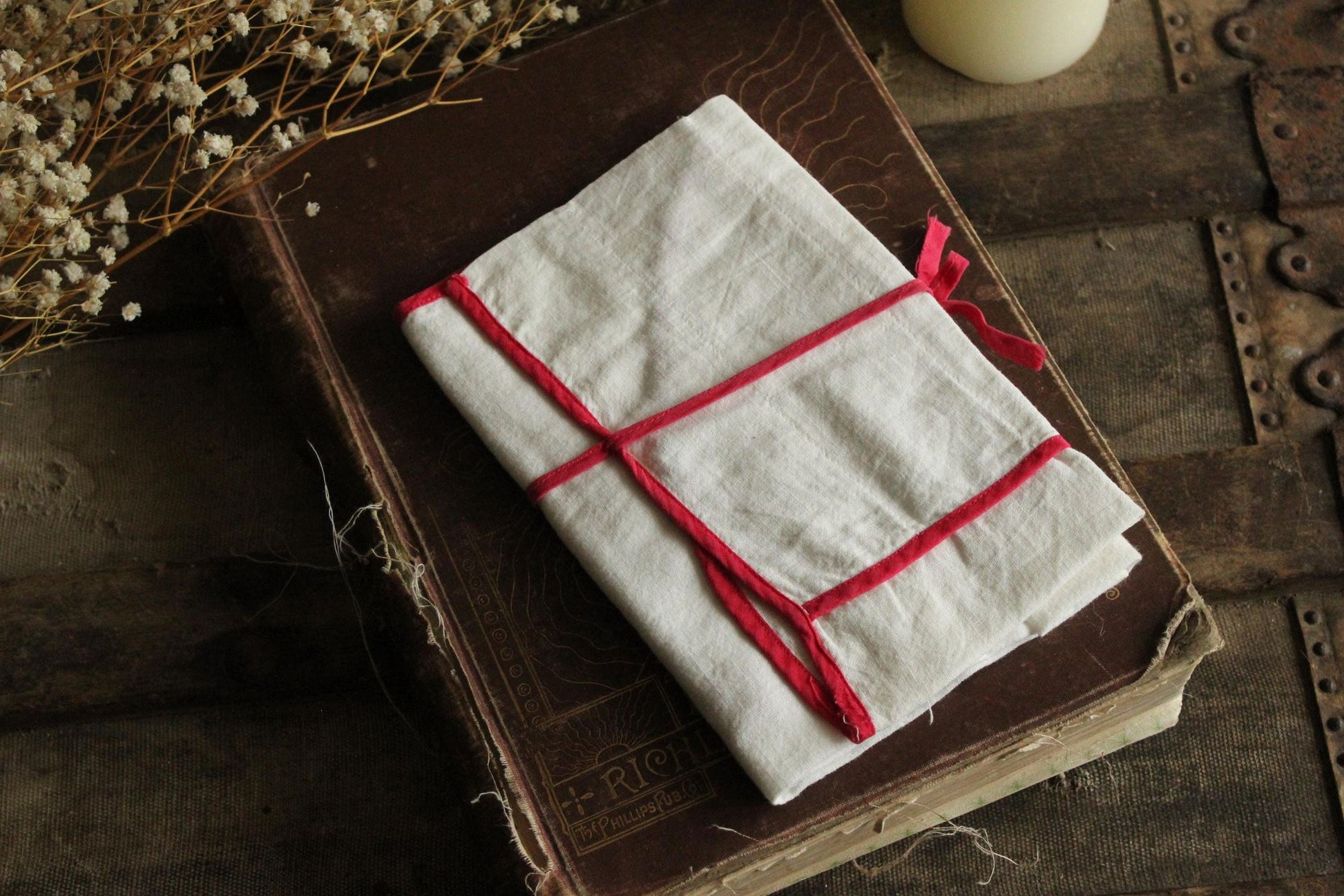 Vintage 1950s White And Red Teaspoon Pocket