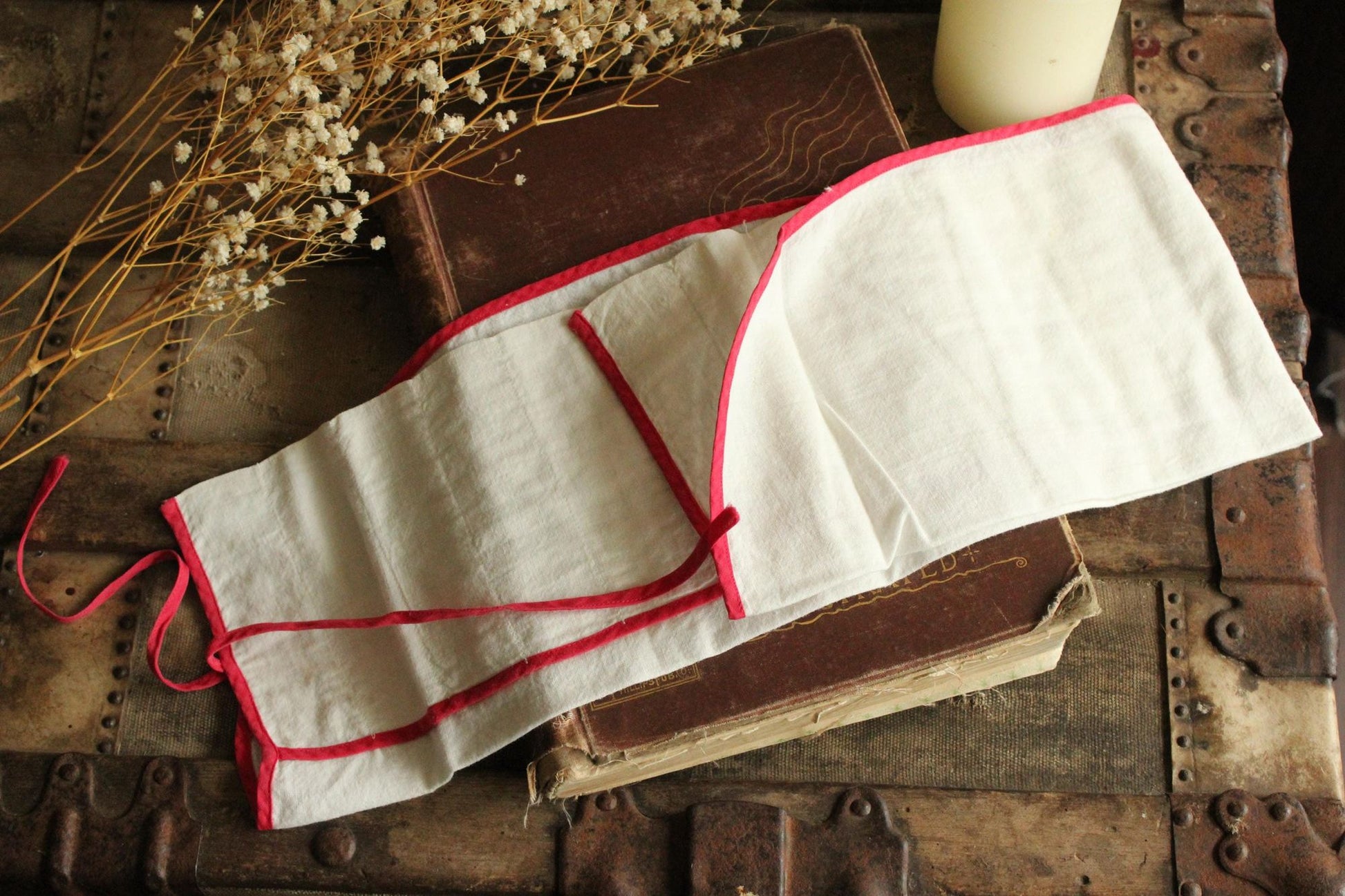 Vintage 1950s White And Red Teaspoon Pocket