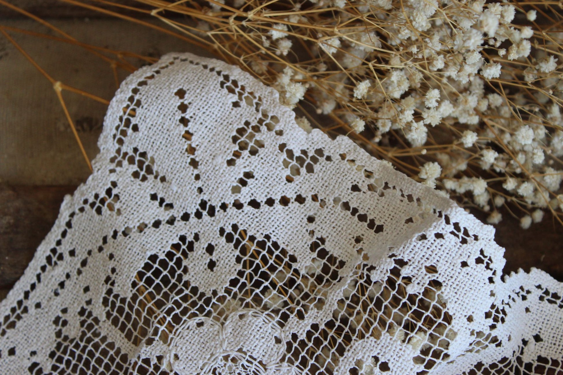 Vintage Ivory Lace Table Runner