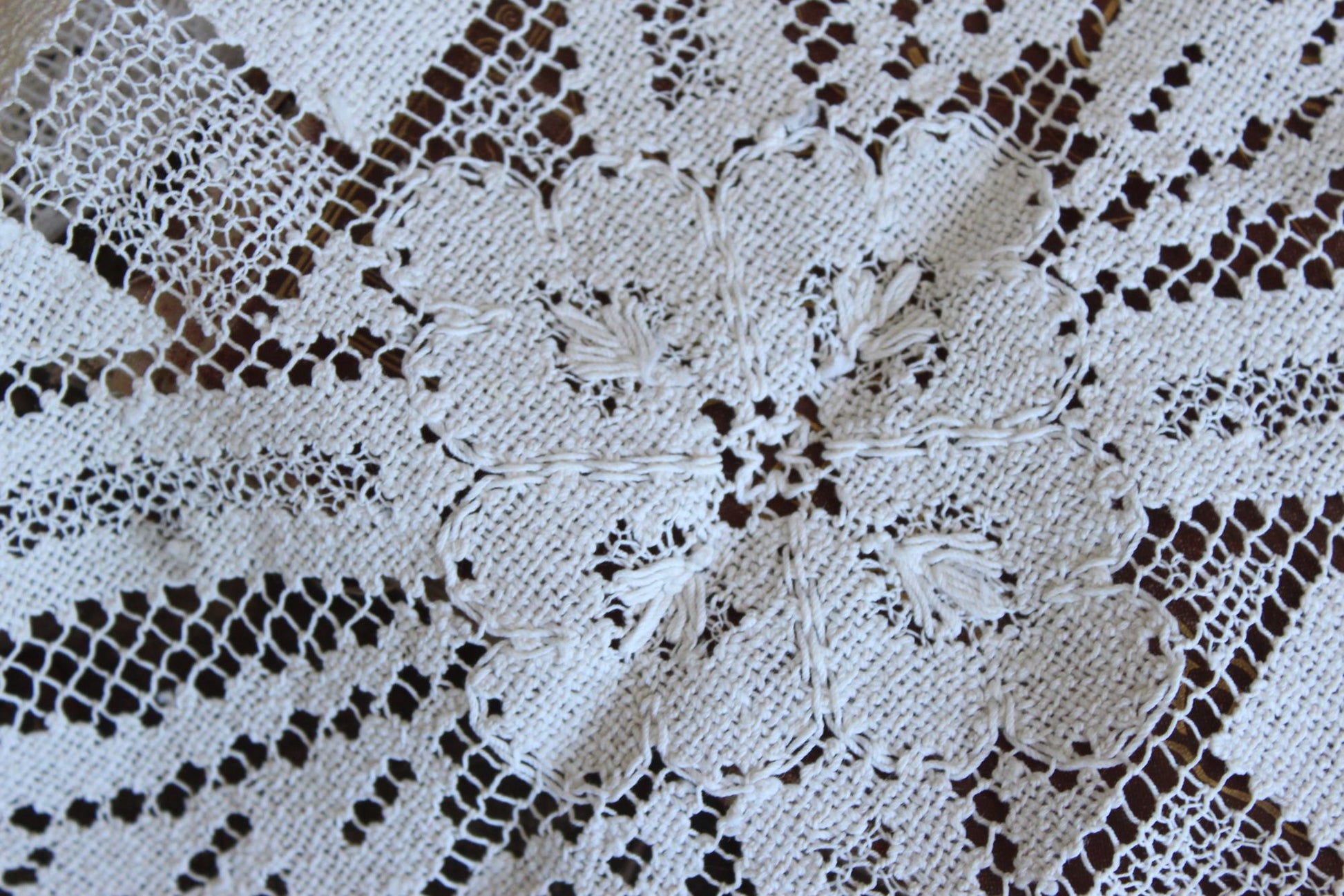 Vintage Ivory Lace Table Runner