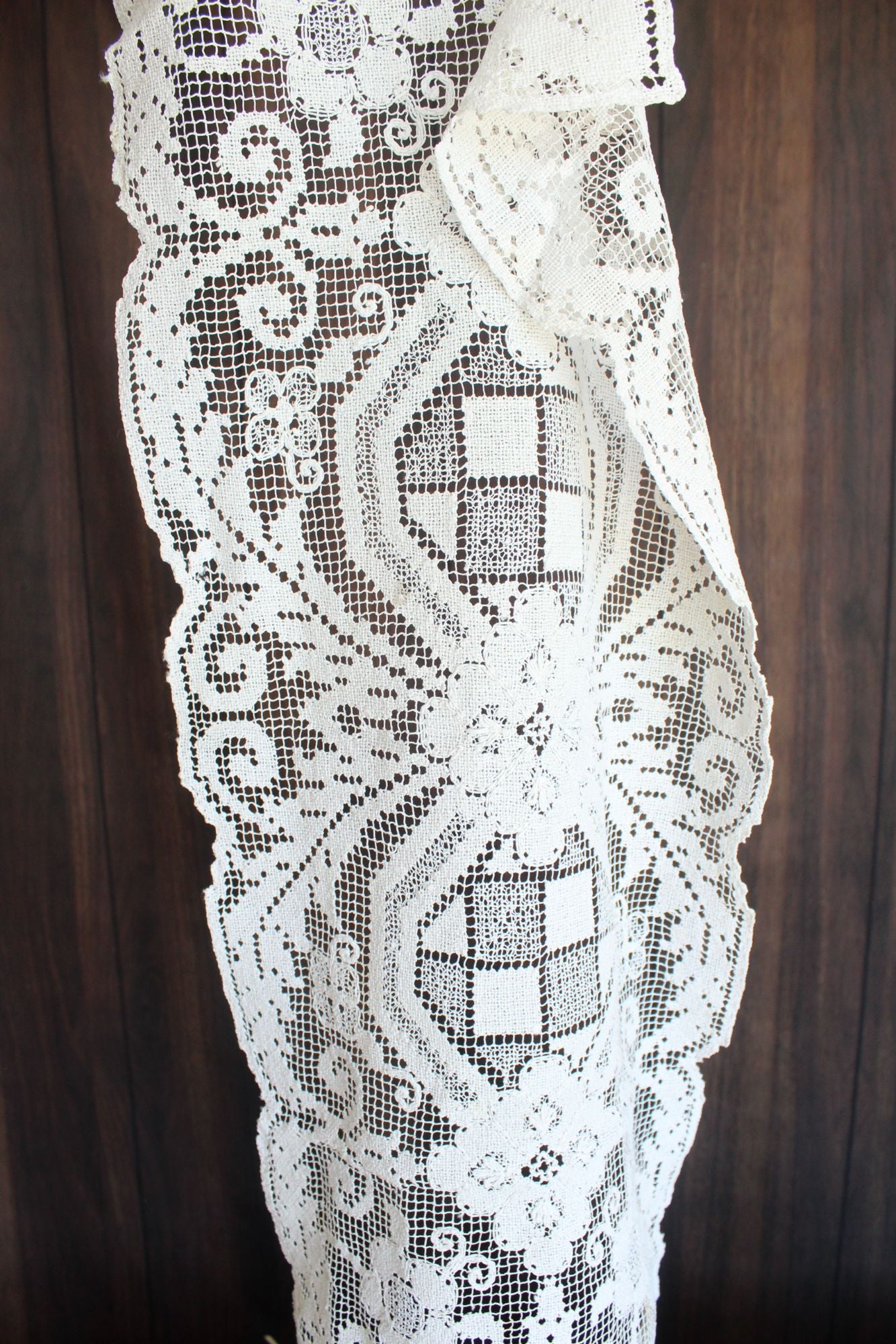 Vintage Ivory Lace Table Runner