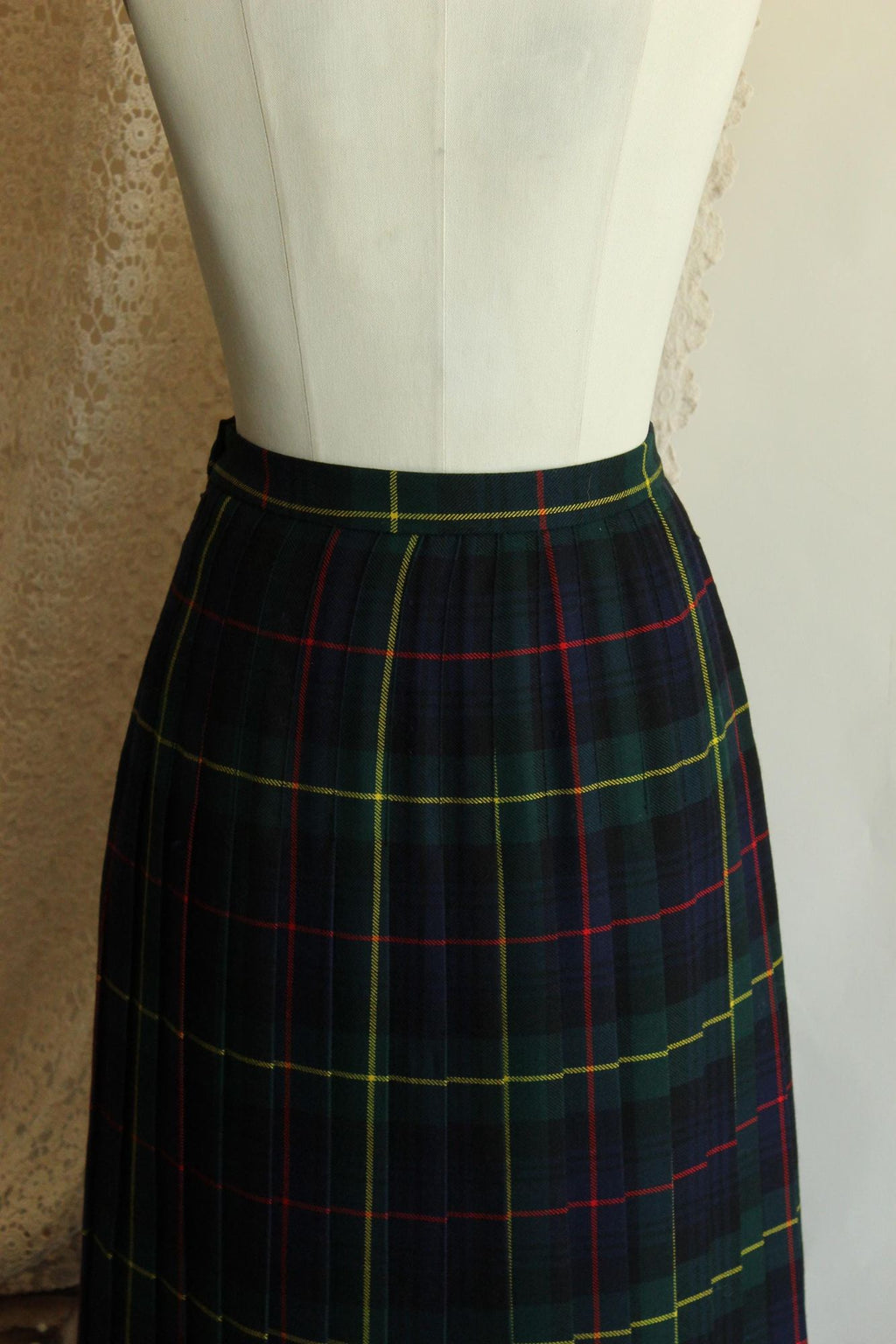 Vintage 1980s 1990 Plaid Wool Skirt by Modissa
