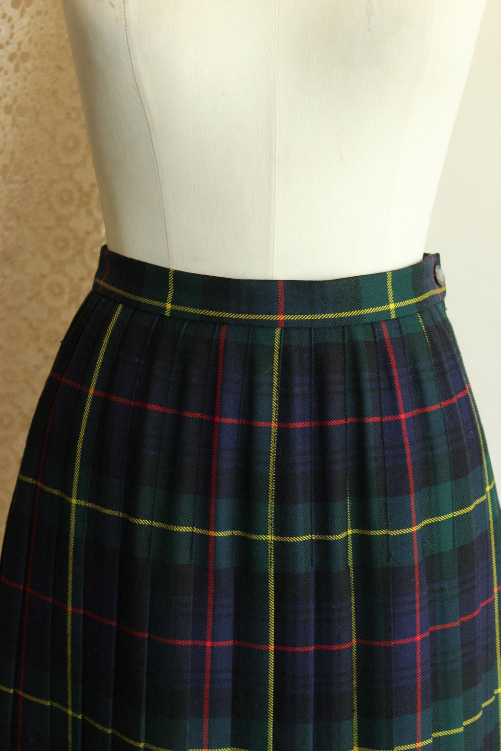 Vintage 1980s 1990 Plaid Wool Skirt by Modissa