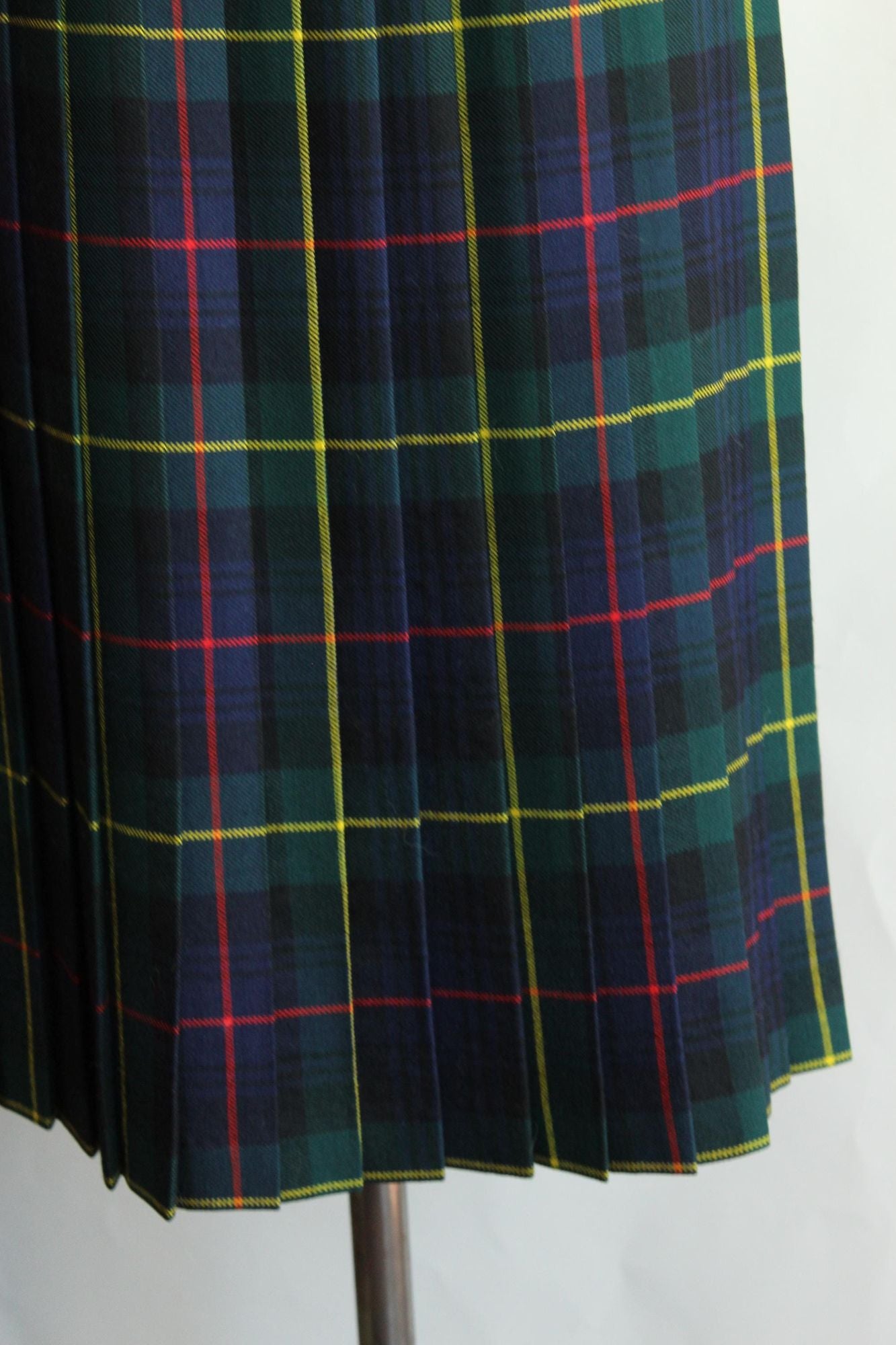 Vintage 1980s 1990 Plaid Wool Skirt by Modissa