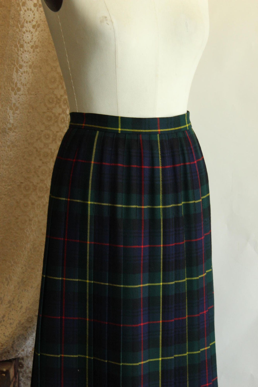 Vintage 1980s 1990 Plaid Wool Skirt by Modissa