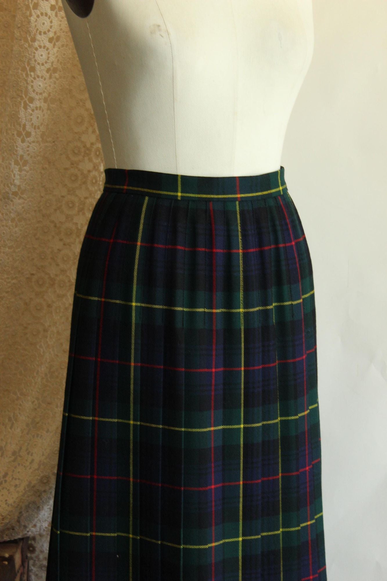Vintage 1980s 1990 Plaid Wool Skirt by Modissa