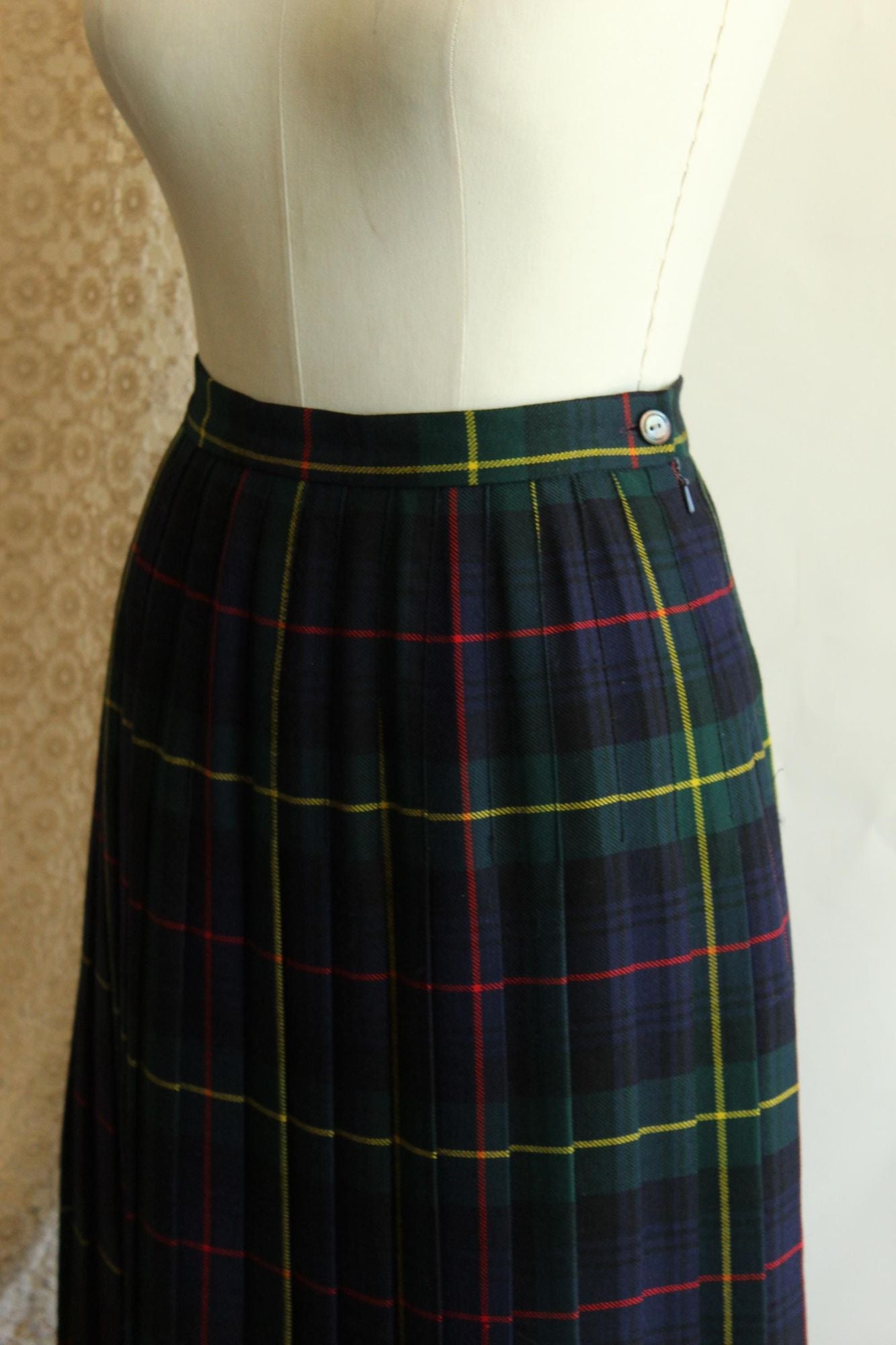 Vintage 1980s 1990 Plaid Wool Skirt by Modissa
