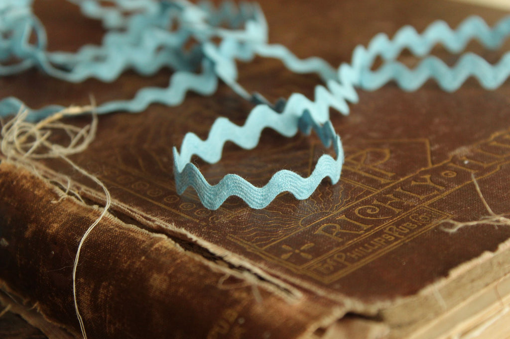 Vintage 1960s Blue Ric Rac Trim