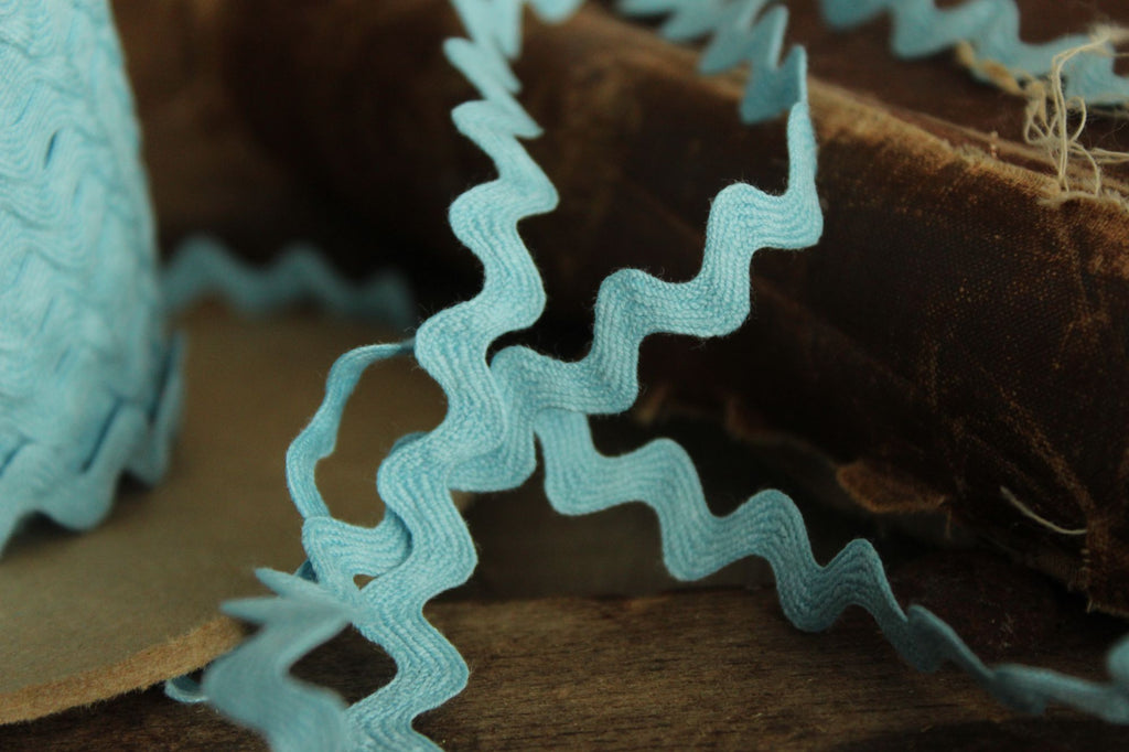 Vintage 1960s Blue Ric Rac Trim