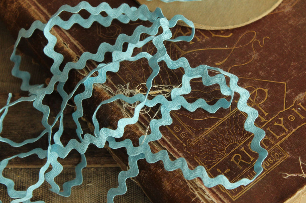Vintage 1960s Blue Ric Rac Trim