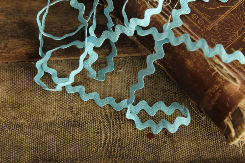 Vintage 1960s Blue Ric Rac Trim