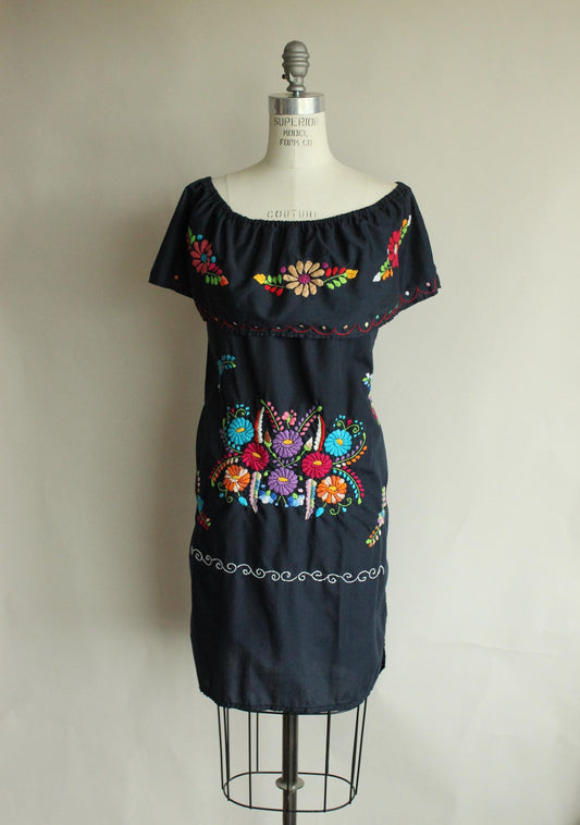 Vintage 1980s 1990s Volup Navy Blue Mexican Oaxaca Embroidered Floral Dress