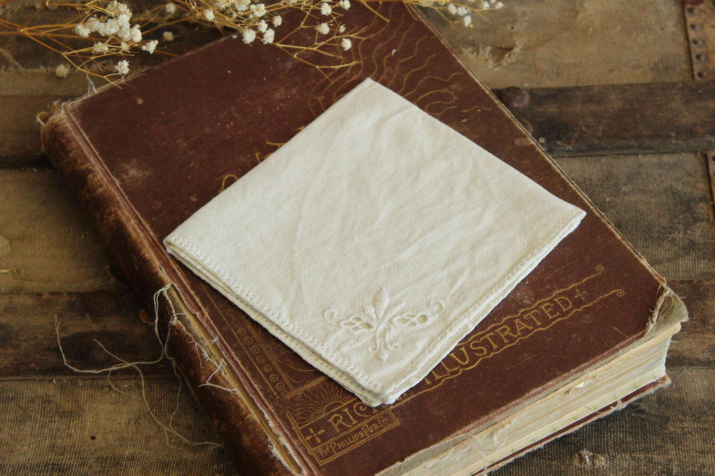 Vintage 1940s Ivory Linen Napkin with Madeira Fleur de Lis Embroidery
