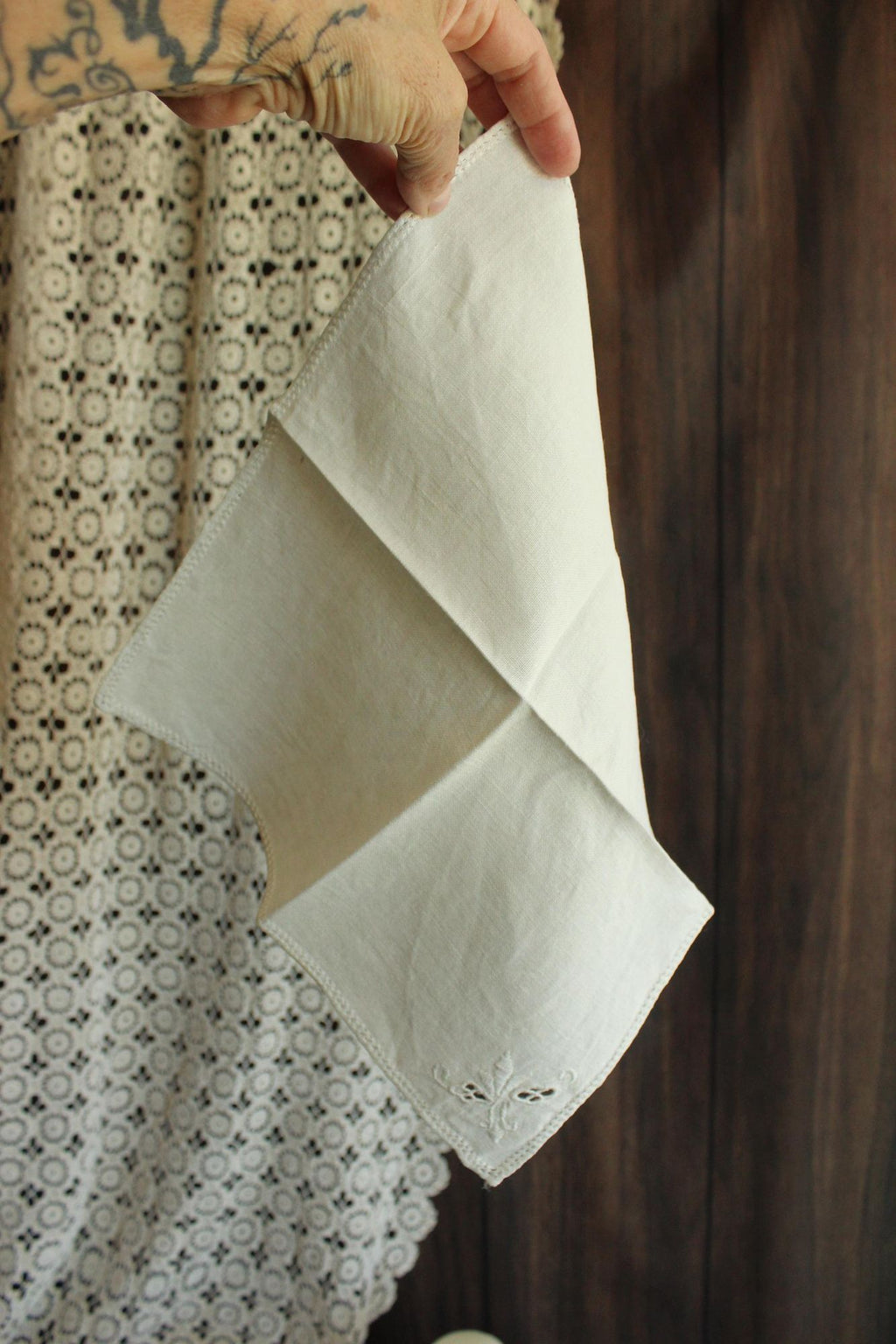 Vintage 1940s Ivory Linen Napkin with Madeira Fleur de Lis Embroidery
