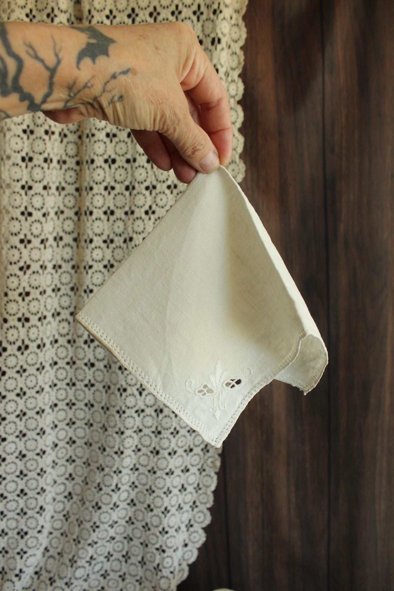 Vintage 1940s Ivory Linen Napkin with Madeira Fleur de Lis Embroidery