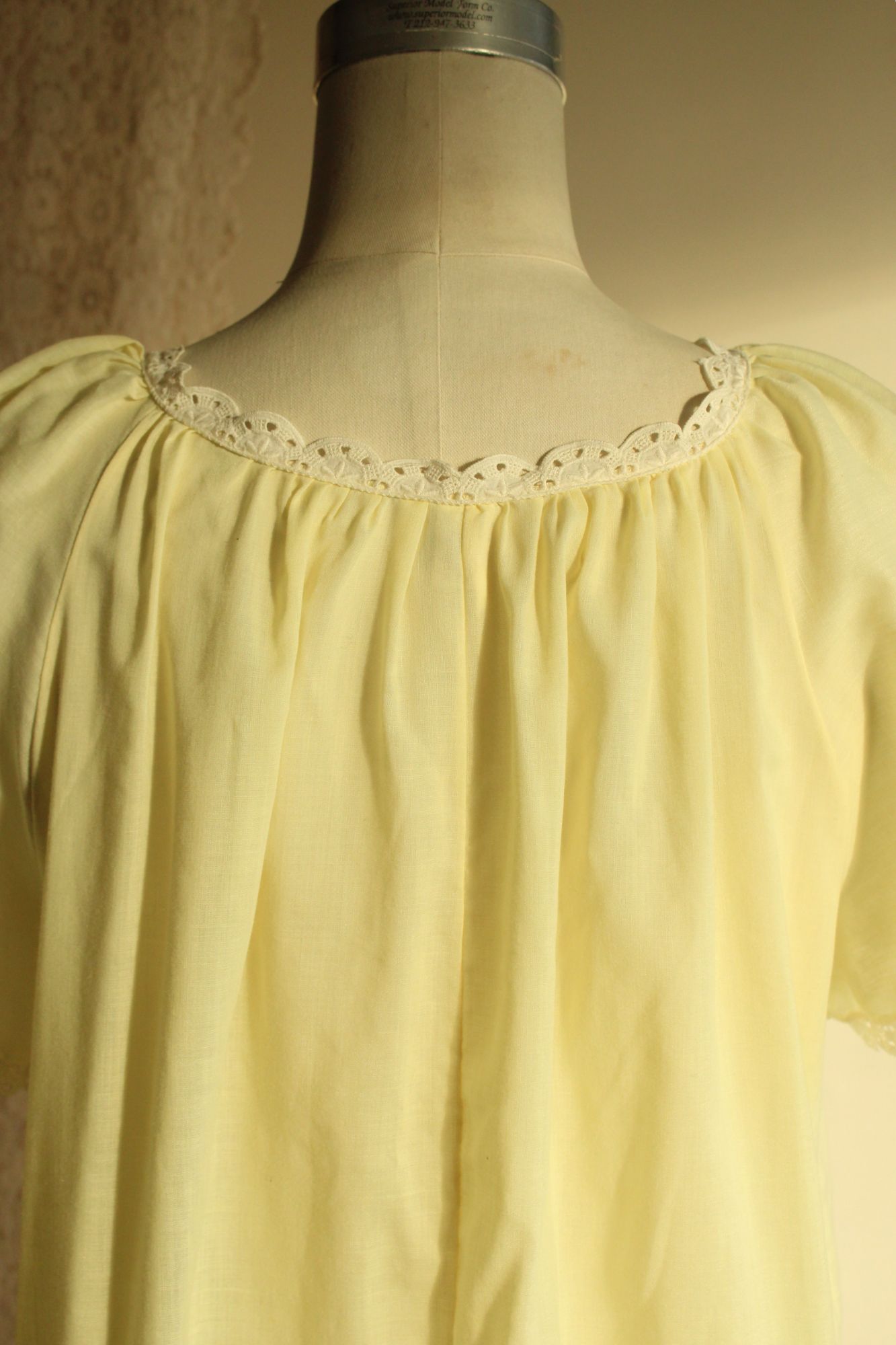 Vintage 1960s 1970s Yellow Robe with Pockets