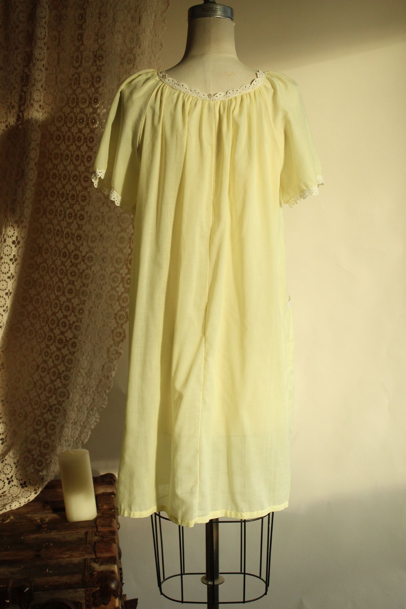 Vintage 1960s 1970s Yellow Robe with Pockets