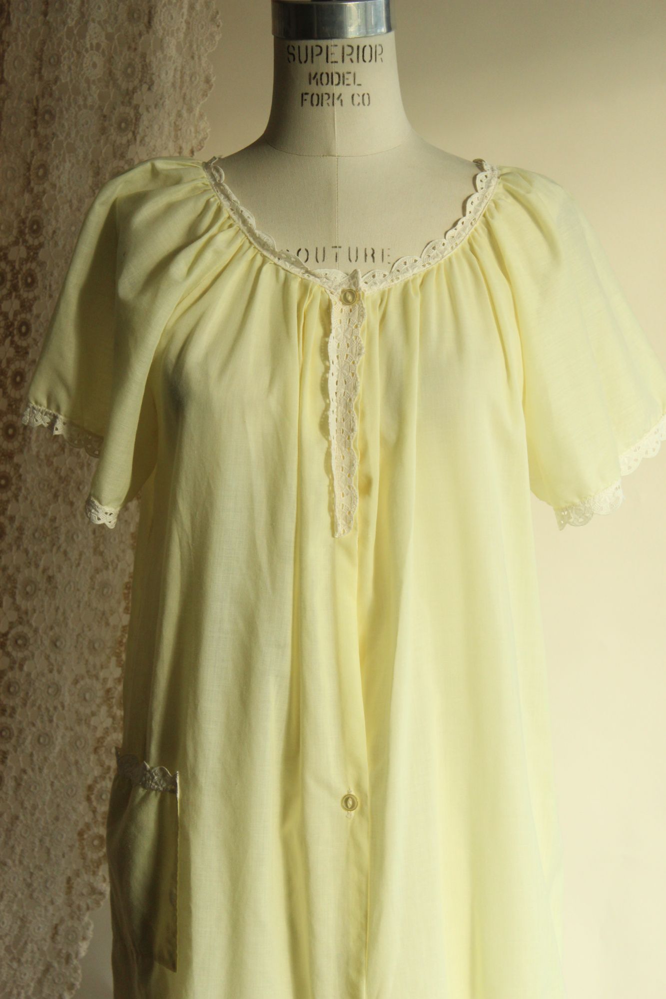 Vintage 1960s 1970s Yellow Robe with Pockets
