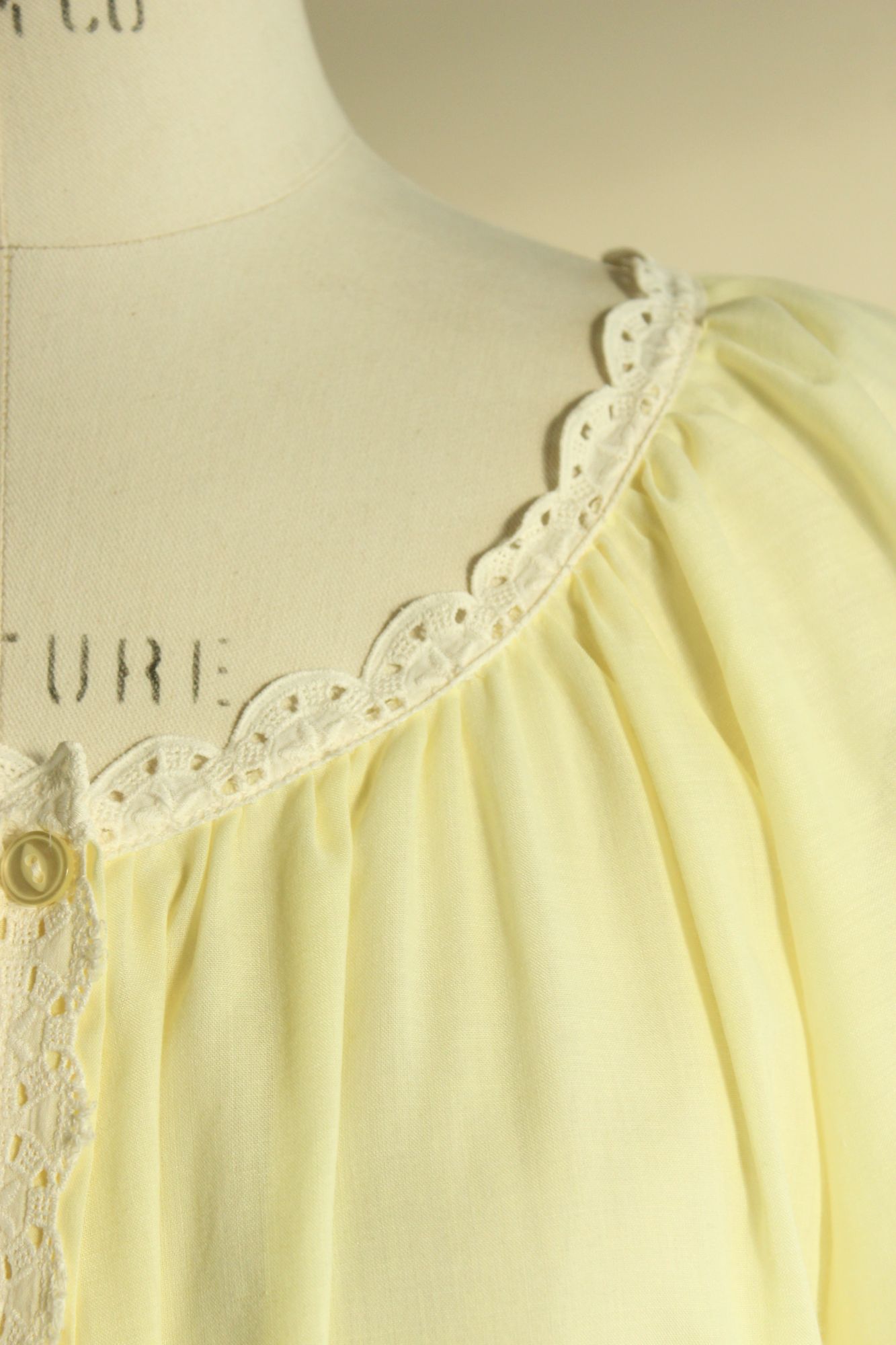 Vintage 1960s 1970s Yellow Robe with Pockets