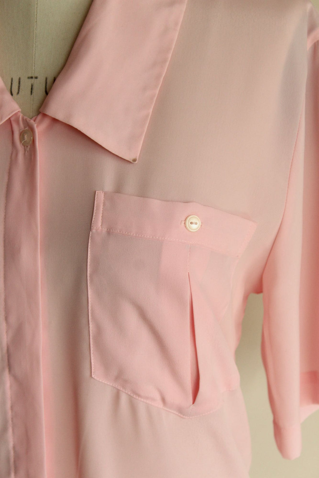 Vintage 1980s Blouse, Pink Dagger Collar with Pocket, Size 8
