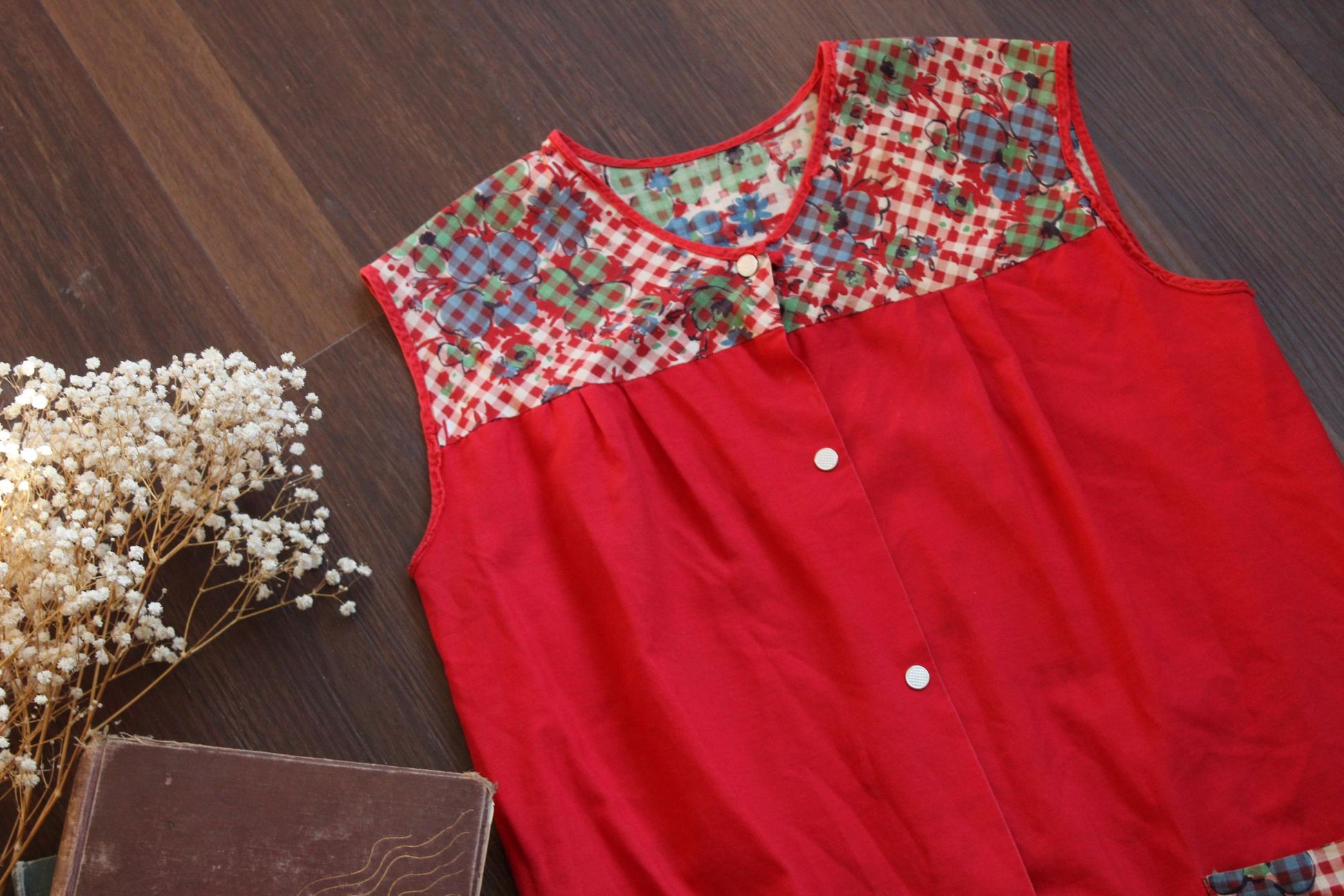 Vintage 1960s Red Floral Pinafore Apron With Pockets