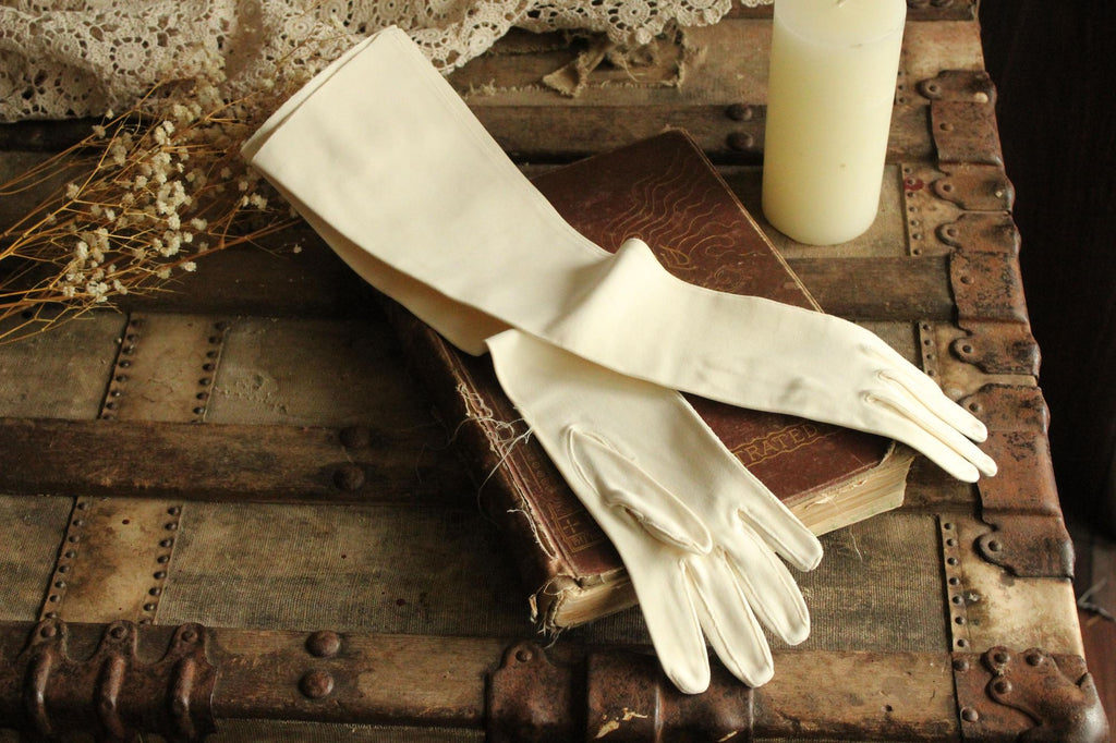Vintage 1950s 1960s Winter White Opera Length Gloves