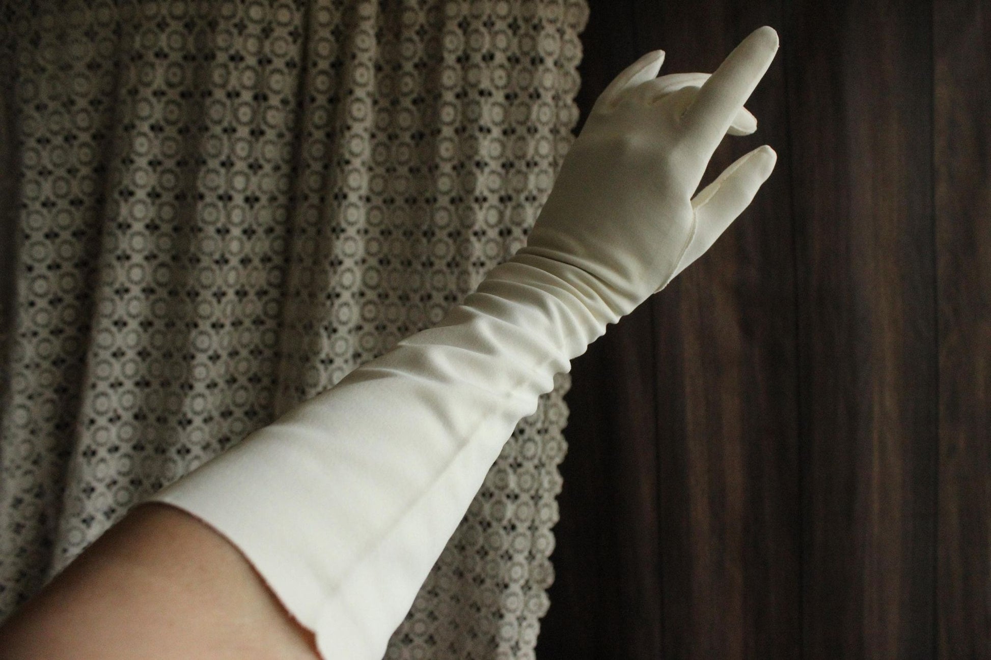 Vintage 1950s 1960s Winter White Opera Length Gloves
