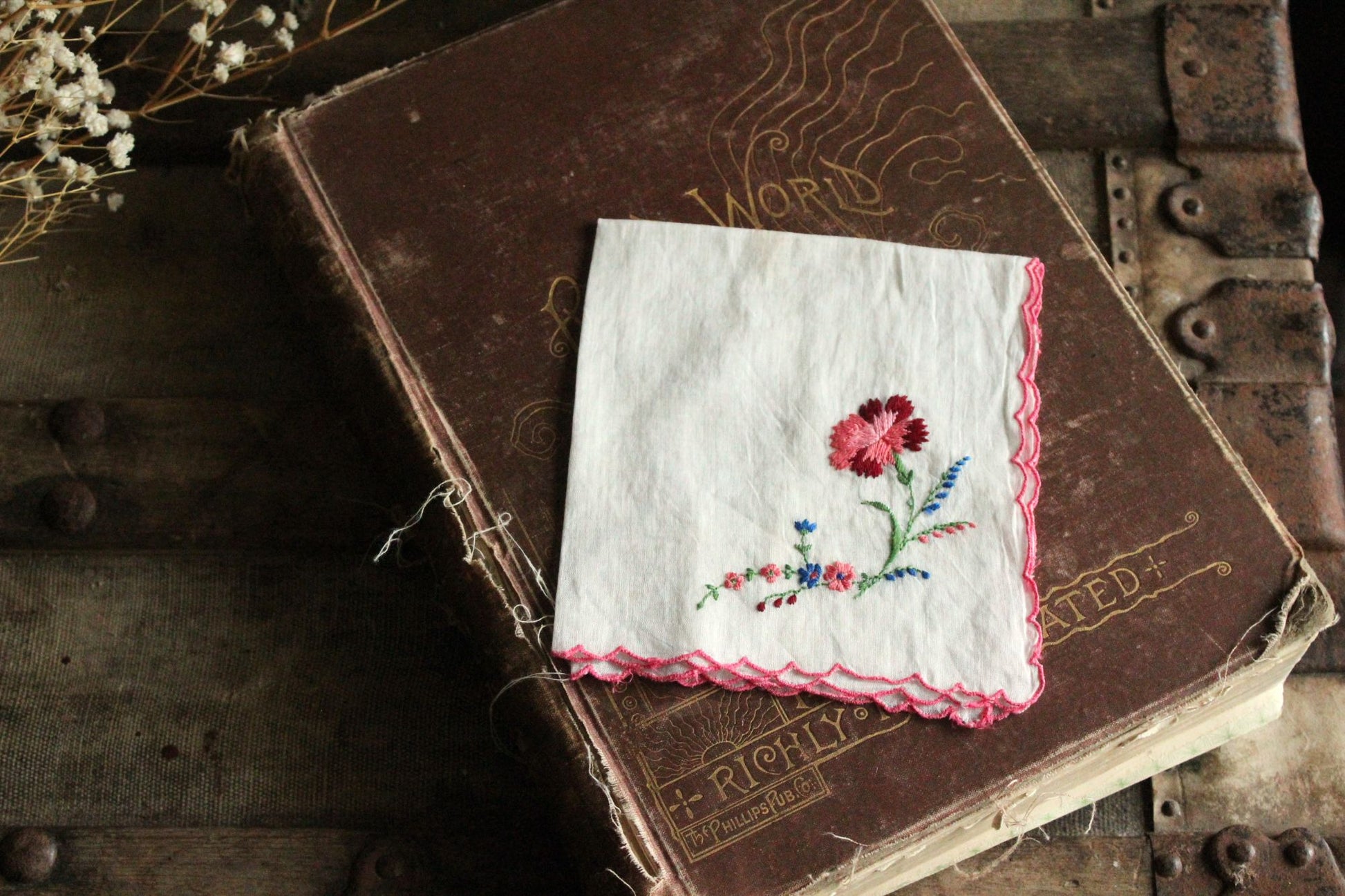 Vintage White Embroidered Flower Cotton Handkerchief