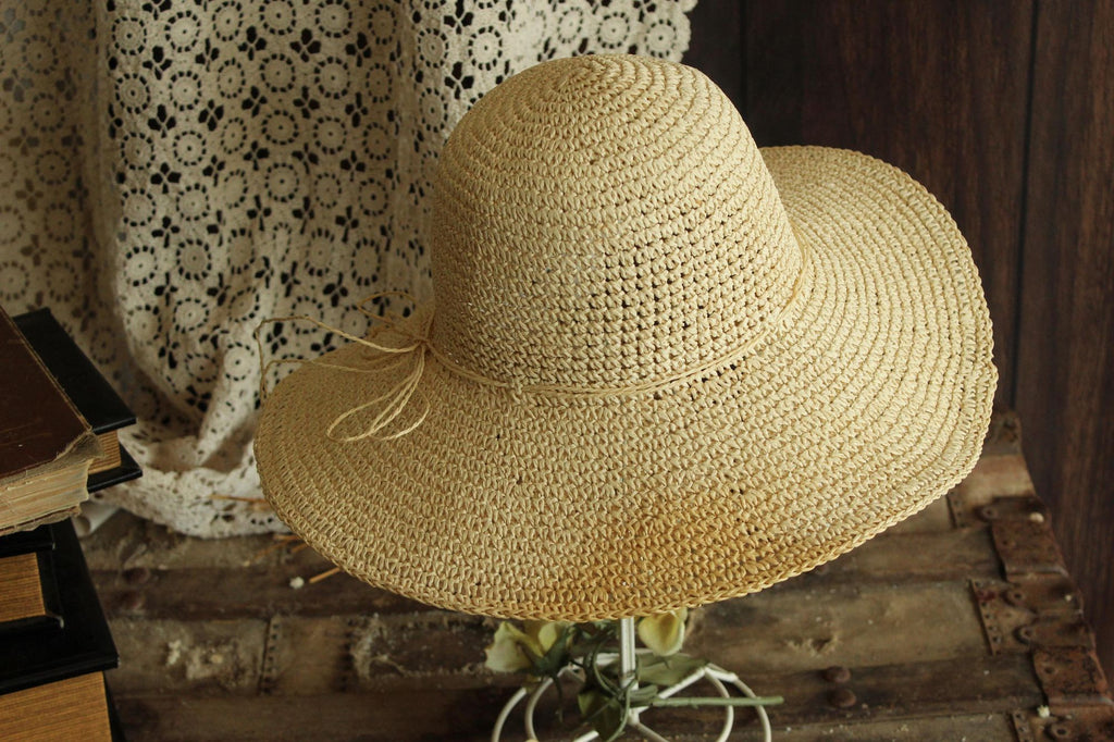 Vintage 2000s Paper Straw Wide Brimmed Sunhat