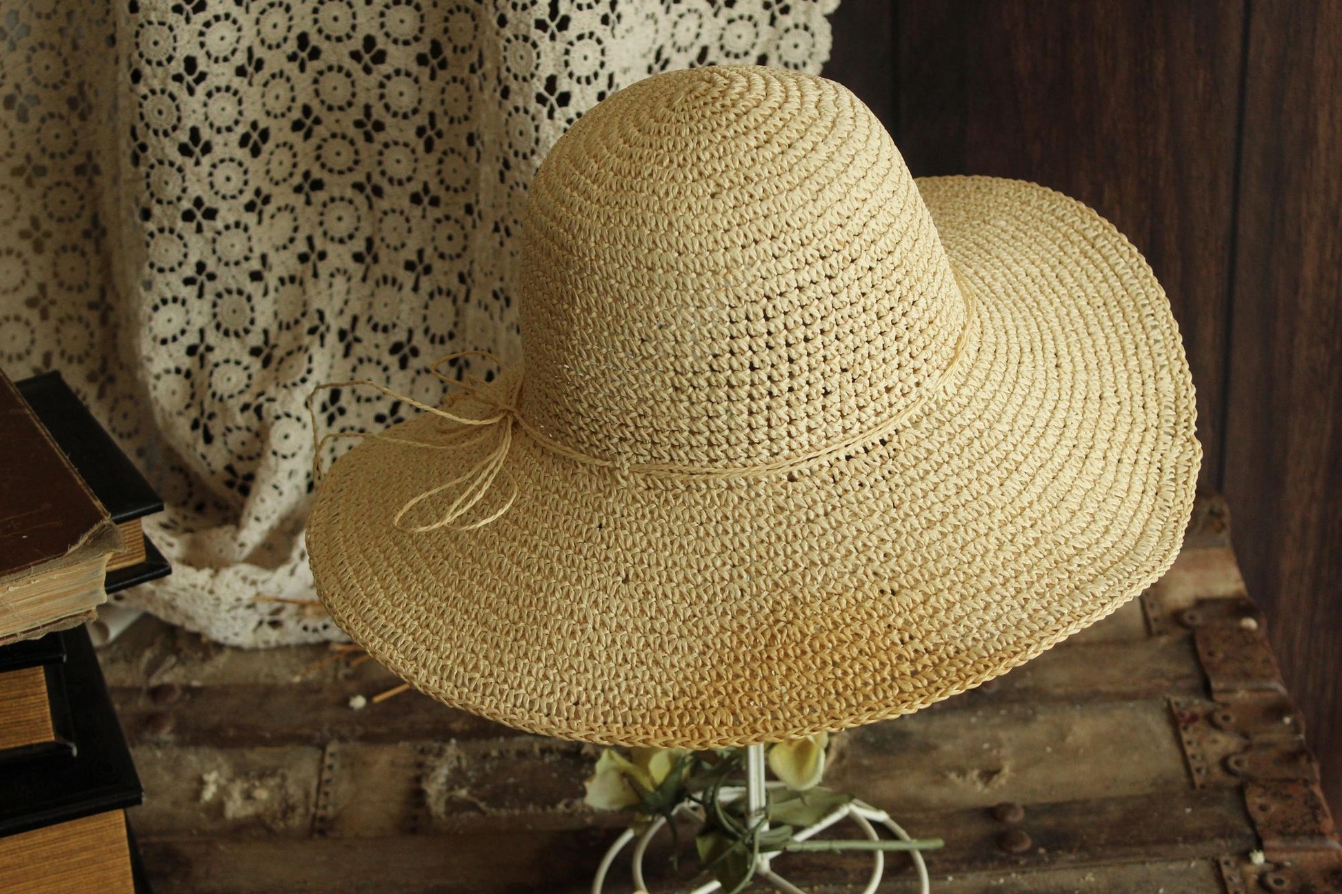Vintage 2000s Paper Straw Wide Brimmed Sunhat