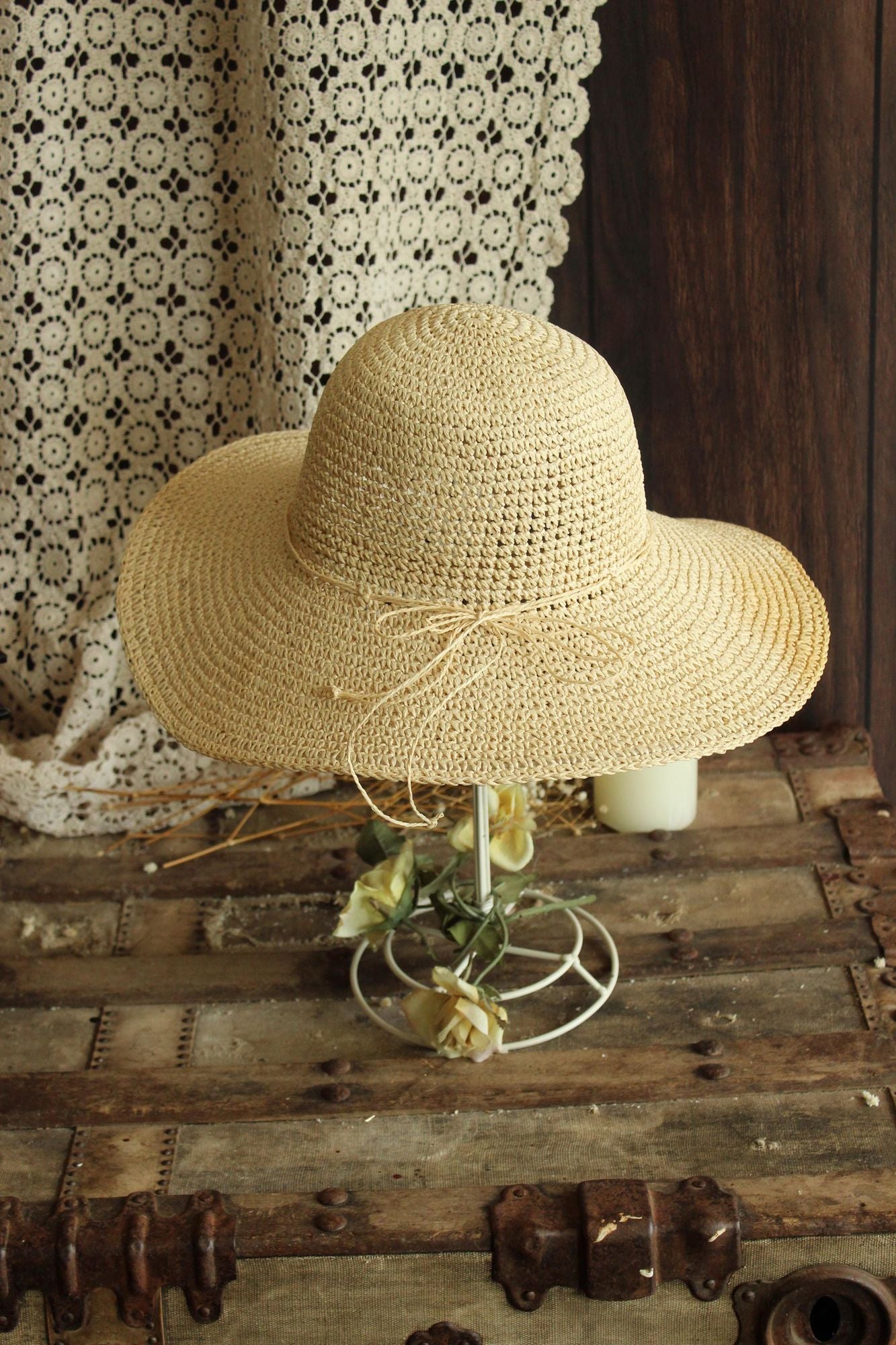 Vintage 2000s Paper Straw Wide Brimmed Sunhat