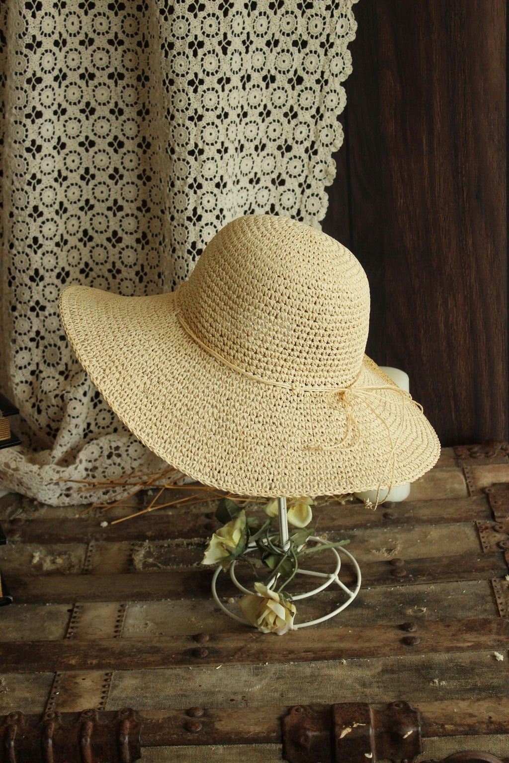 Vintage 2000s Paper Straw Wide Brimmed Sunhat