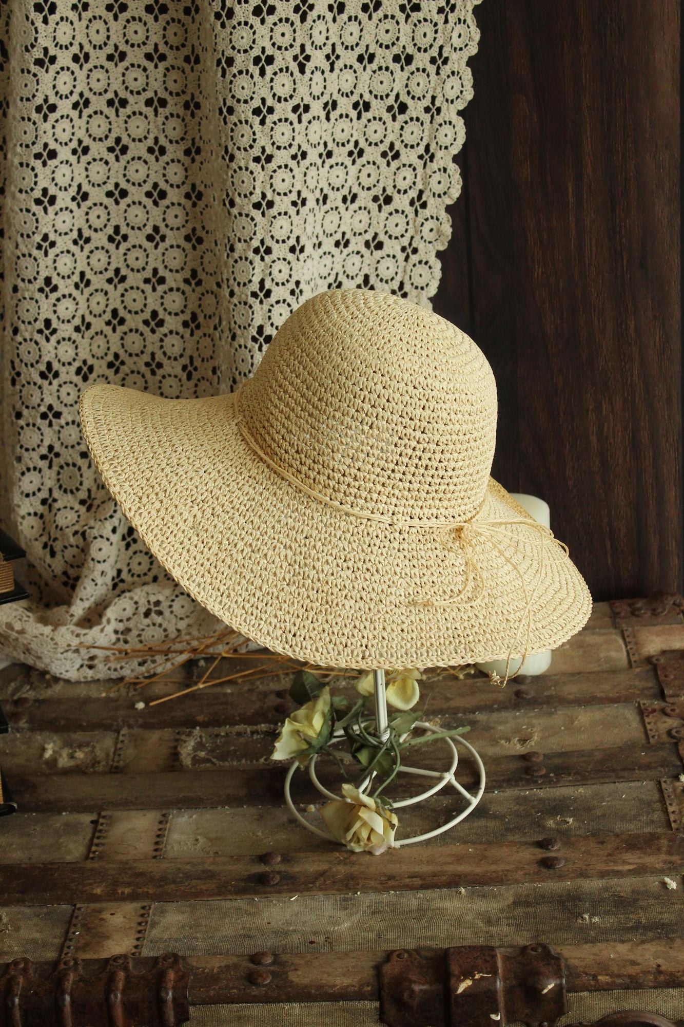 Vintage 2000s Paper Straw Wide Brimmed Sunhat