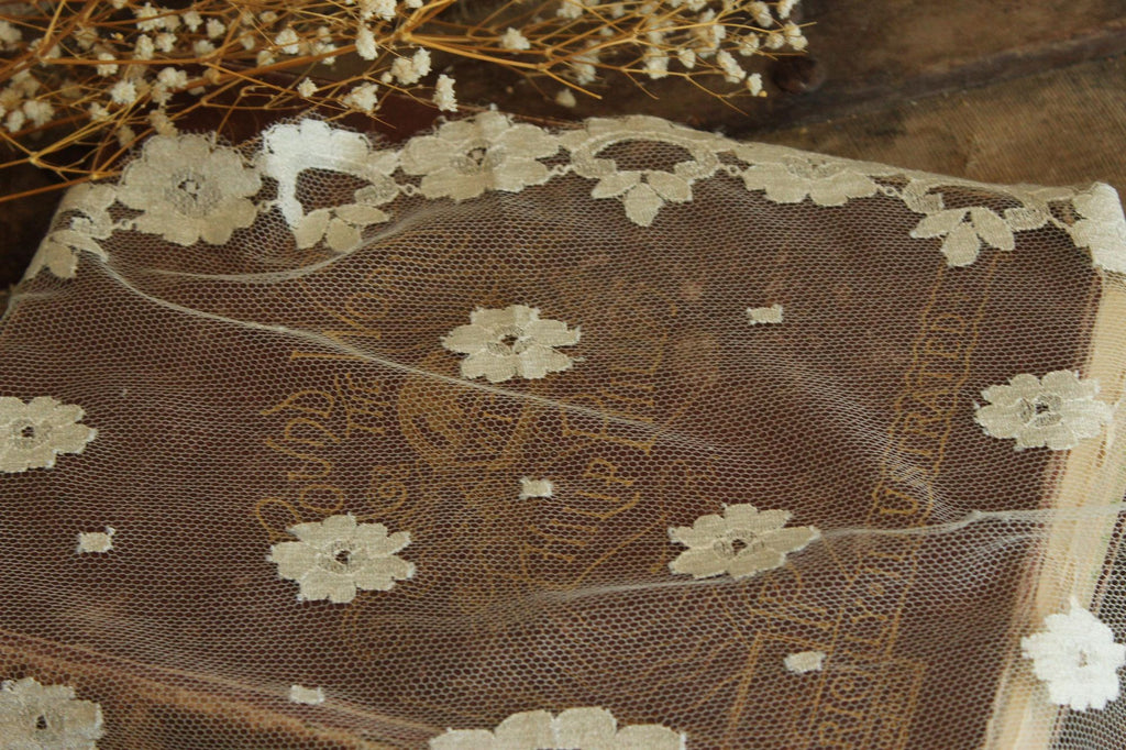 Vintage 1950s 1960s White Lace Oval Mantilla or Bridal Veil