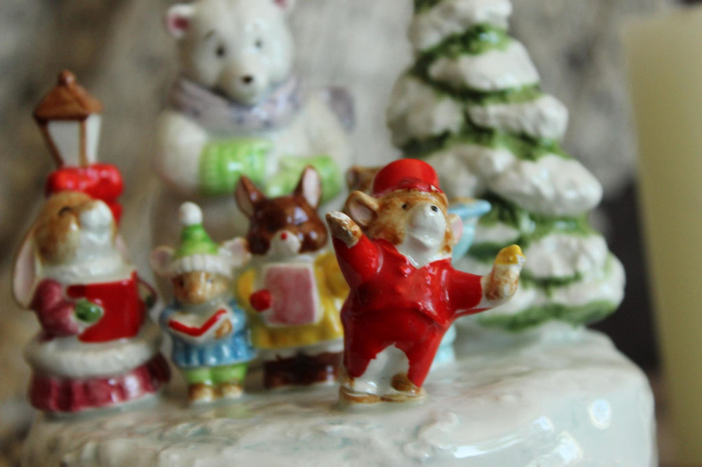 Vintage 1980s Otagiri Christmas Music Box