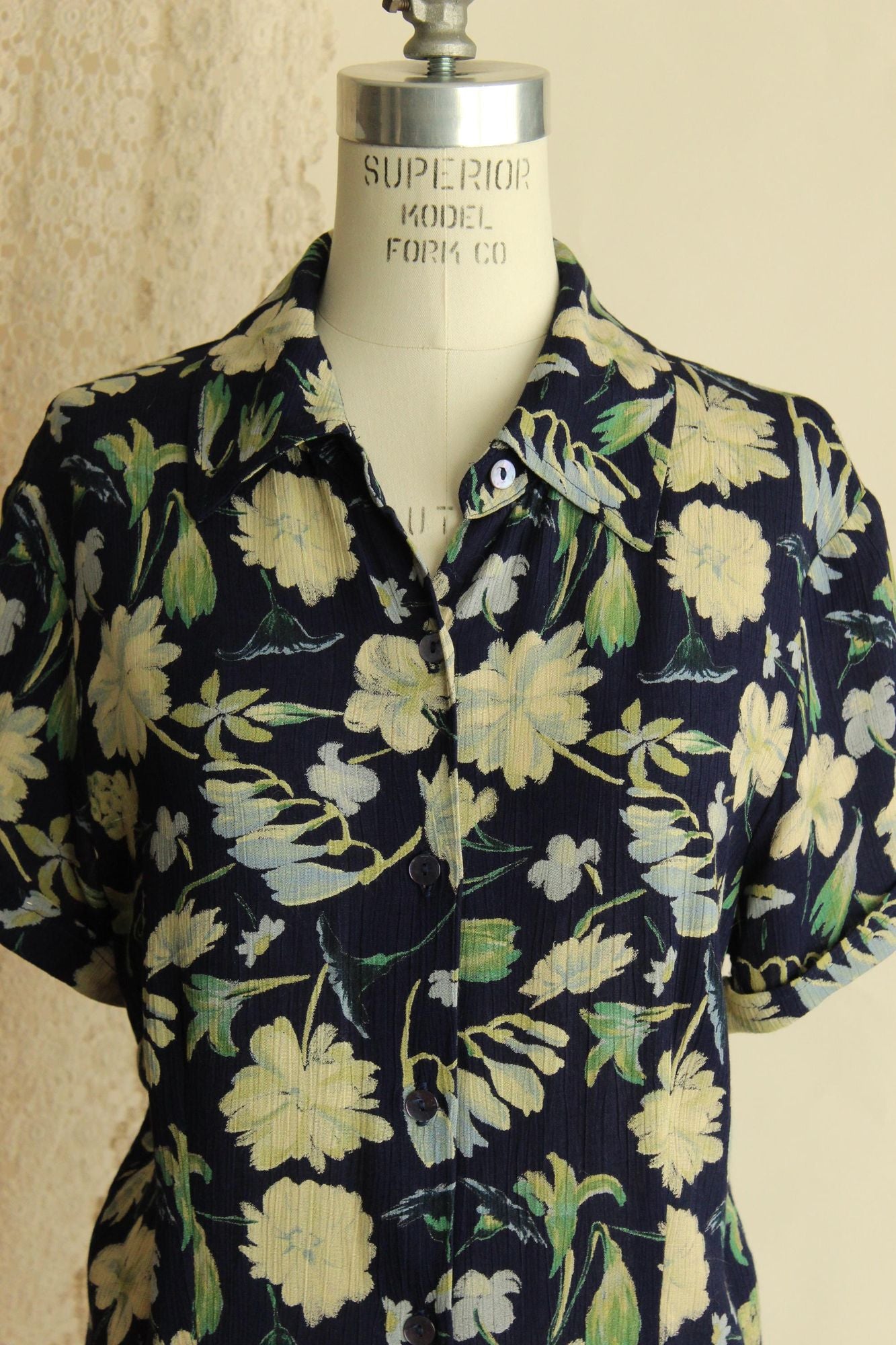 Vintage 1980s 1990s Clio Hawaiian Floral Print Blouse, Size Medium