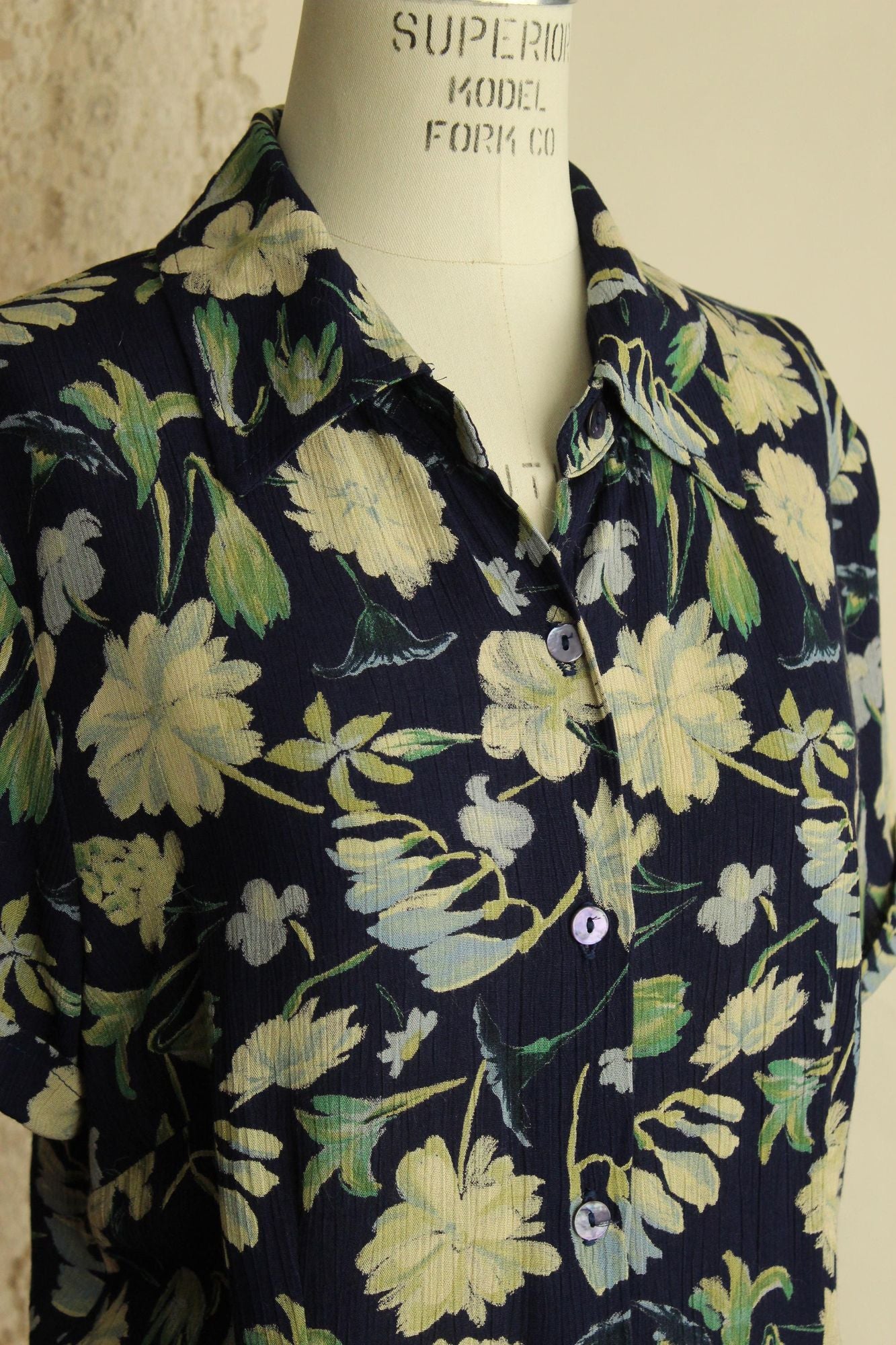 Vintage 1980s 1990s Clio Hawaiian Floral Print Blouse, Size Medium