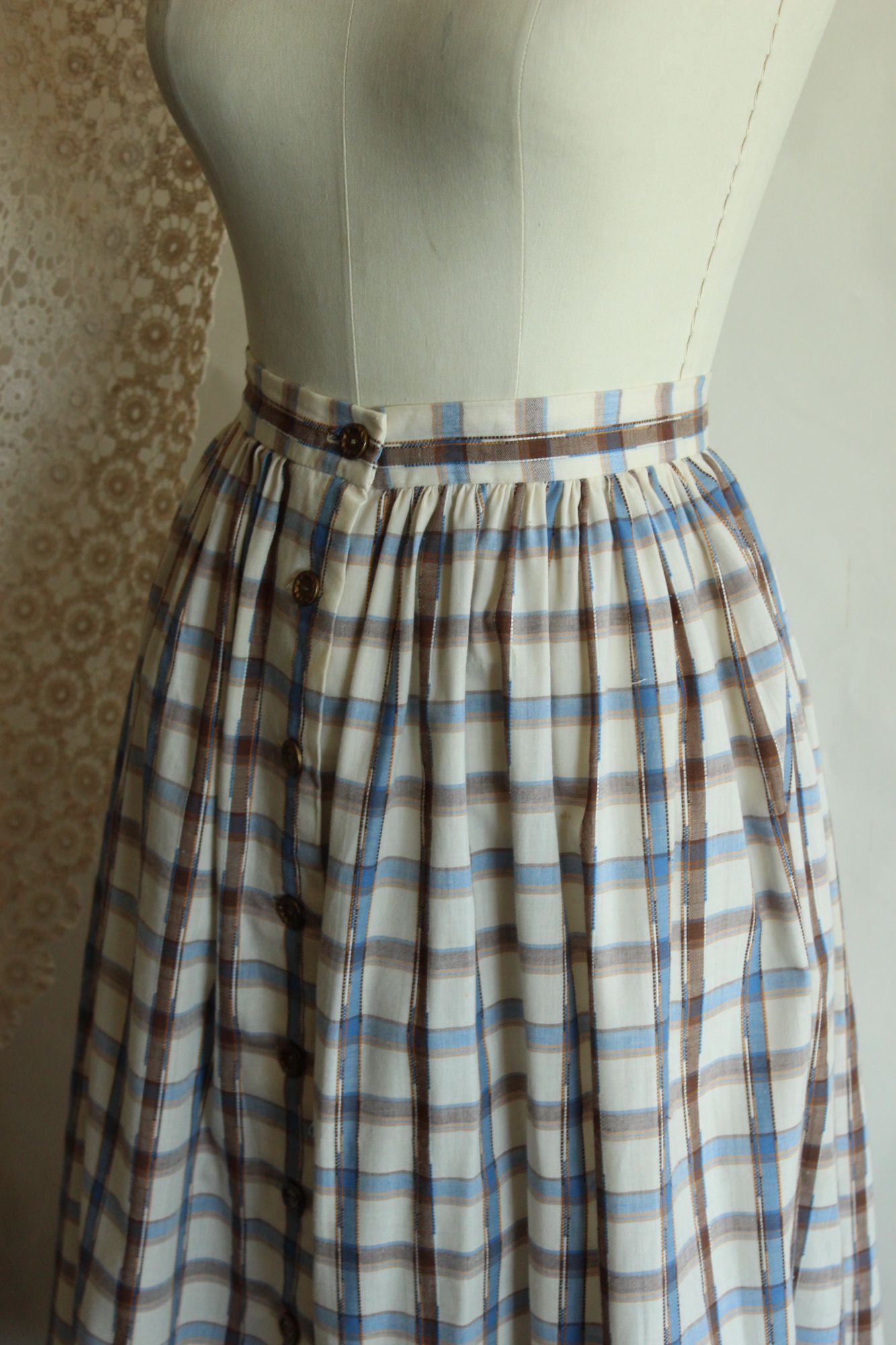 Vintage 1960s 1970s Plaid Blue and Brown Check Full Skirt