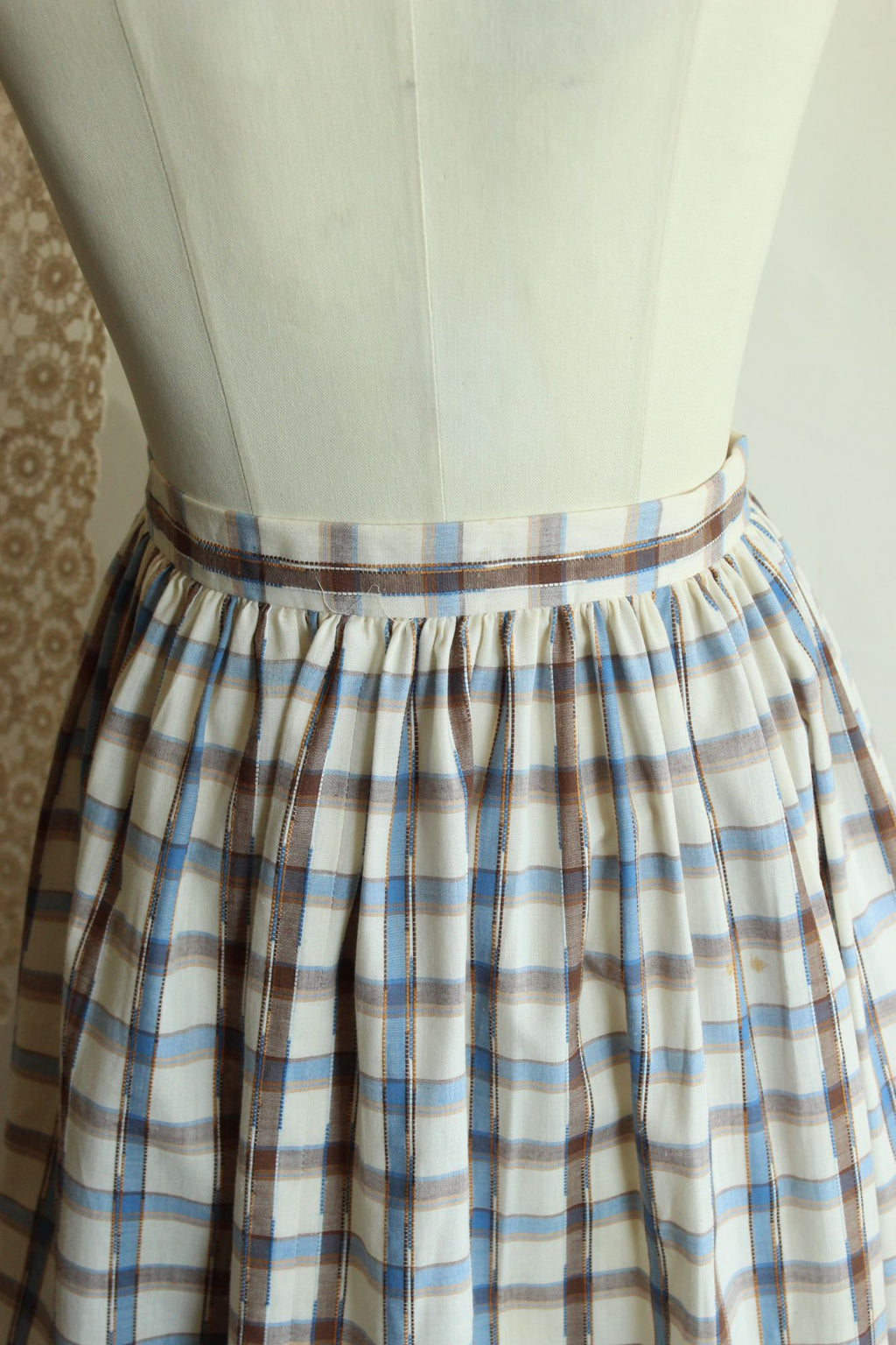 Vintage 1960s 1970s Plaid Blue and Brown Check Full Skirt