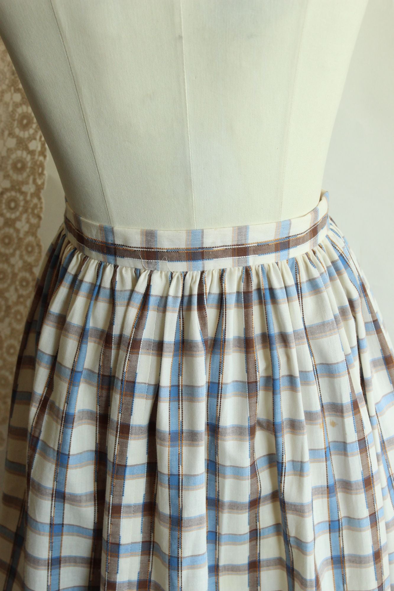 Vintage 1960s 1970s Plaid Blue and Brown Check Full Skirt