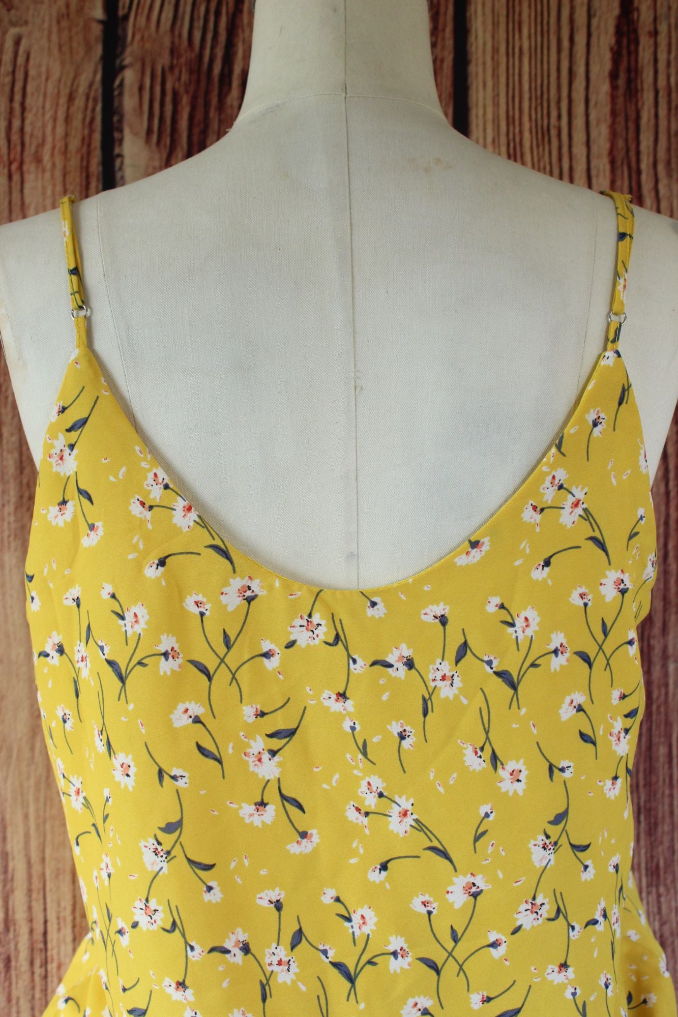 Sienna Sky Womens Top, Size Medium, Yellow Floral Tie-Front Sleeveless