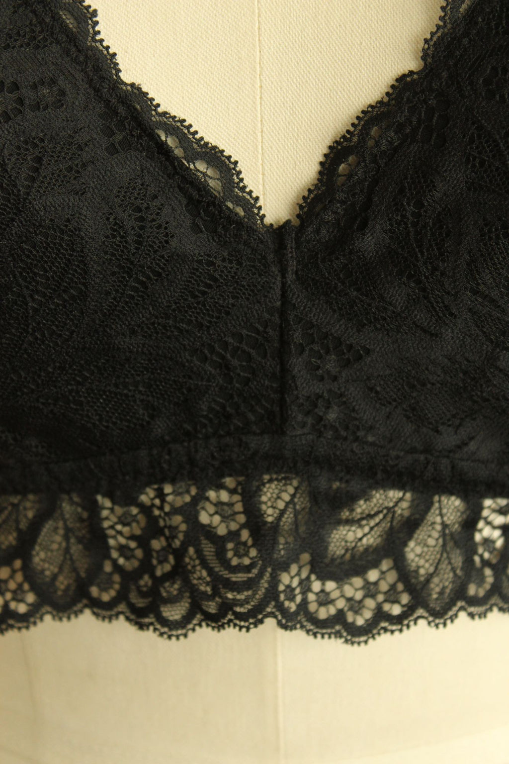 Auden Bralette, Black Lace Racer Back, Size L, Padded Cups