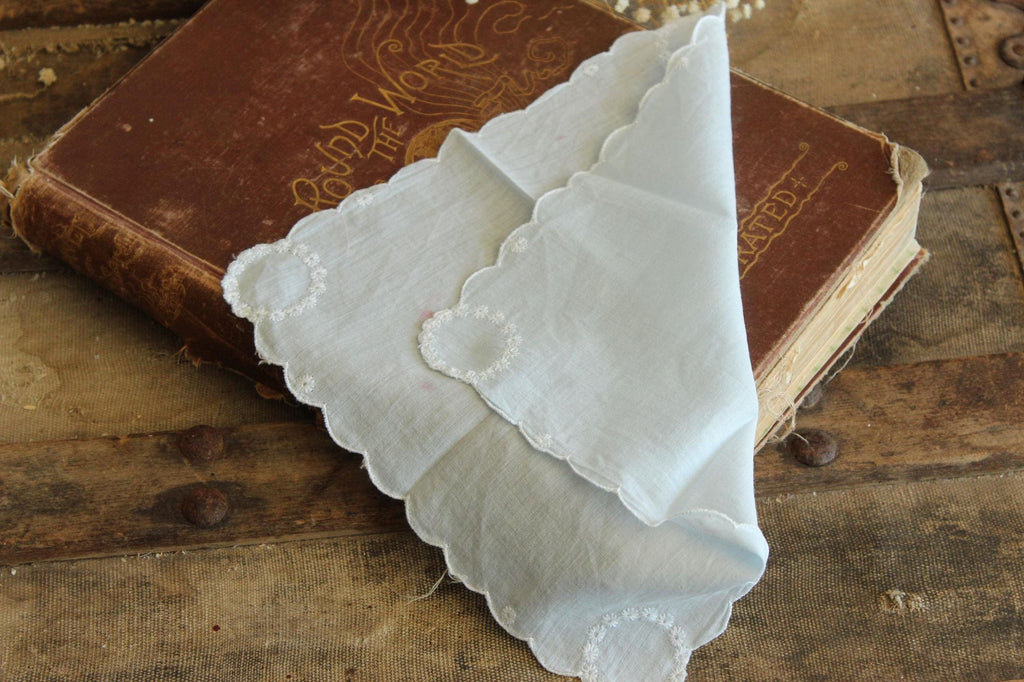 Vintage 1940s 1950s Blue Handkerchief with Embroidered White Daisies