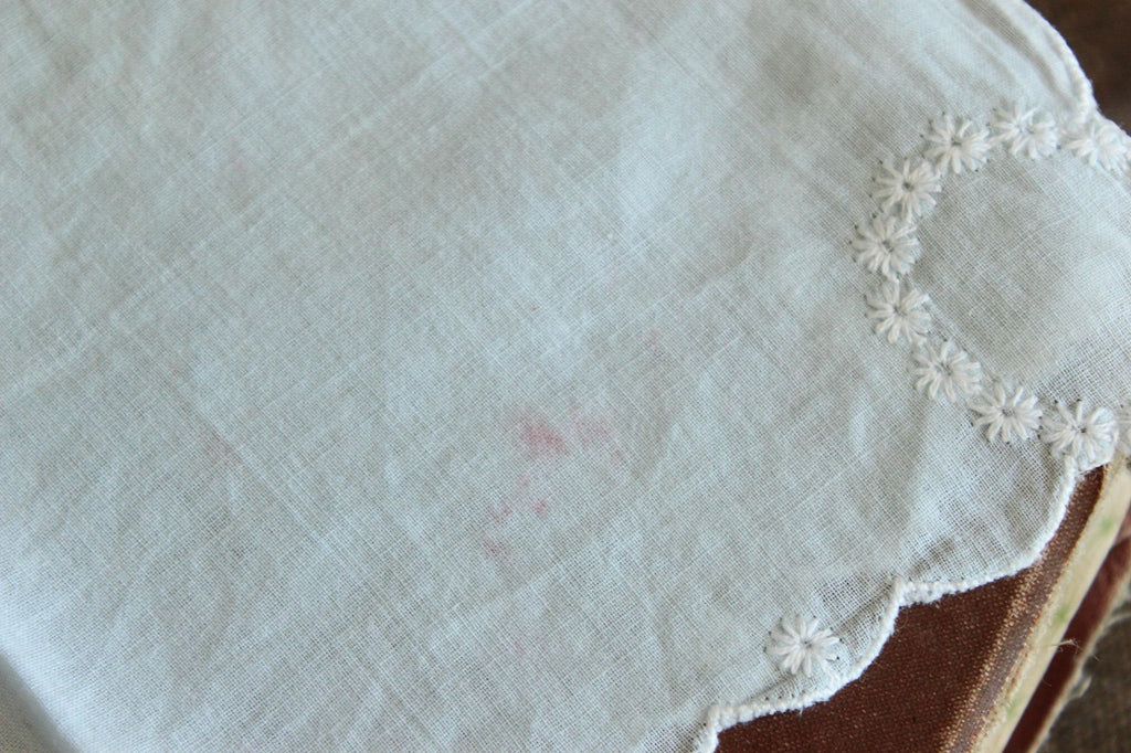 Vintage 1940s 1950s Blue Handkerchief with Embroidered White Daisies