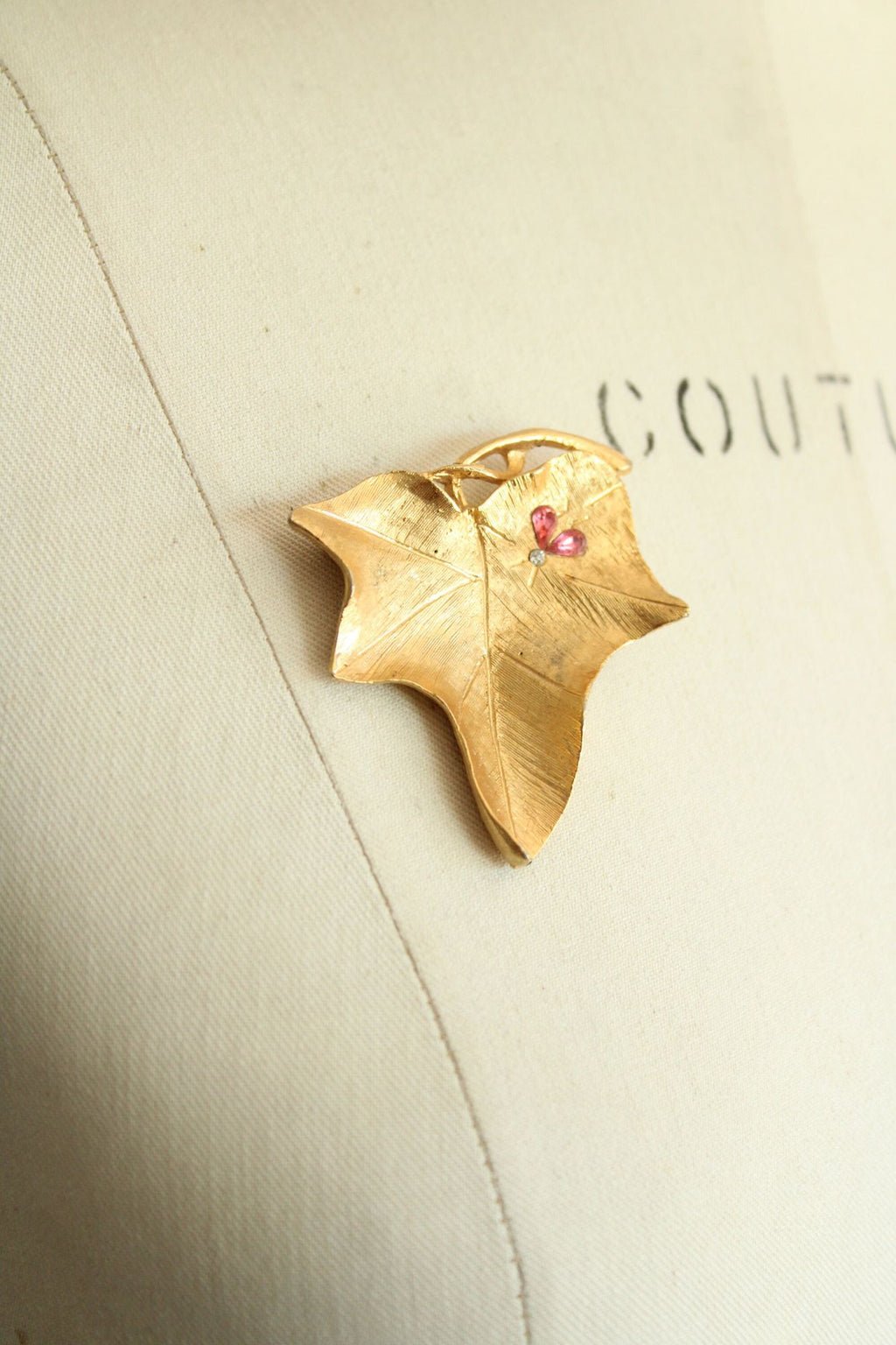 Vintage 1960s Gold Tone Leaf Brooch with Pink Rhinestones