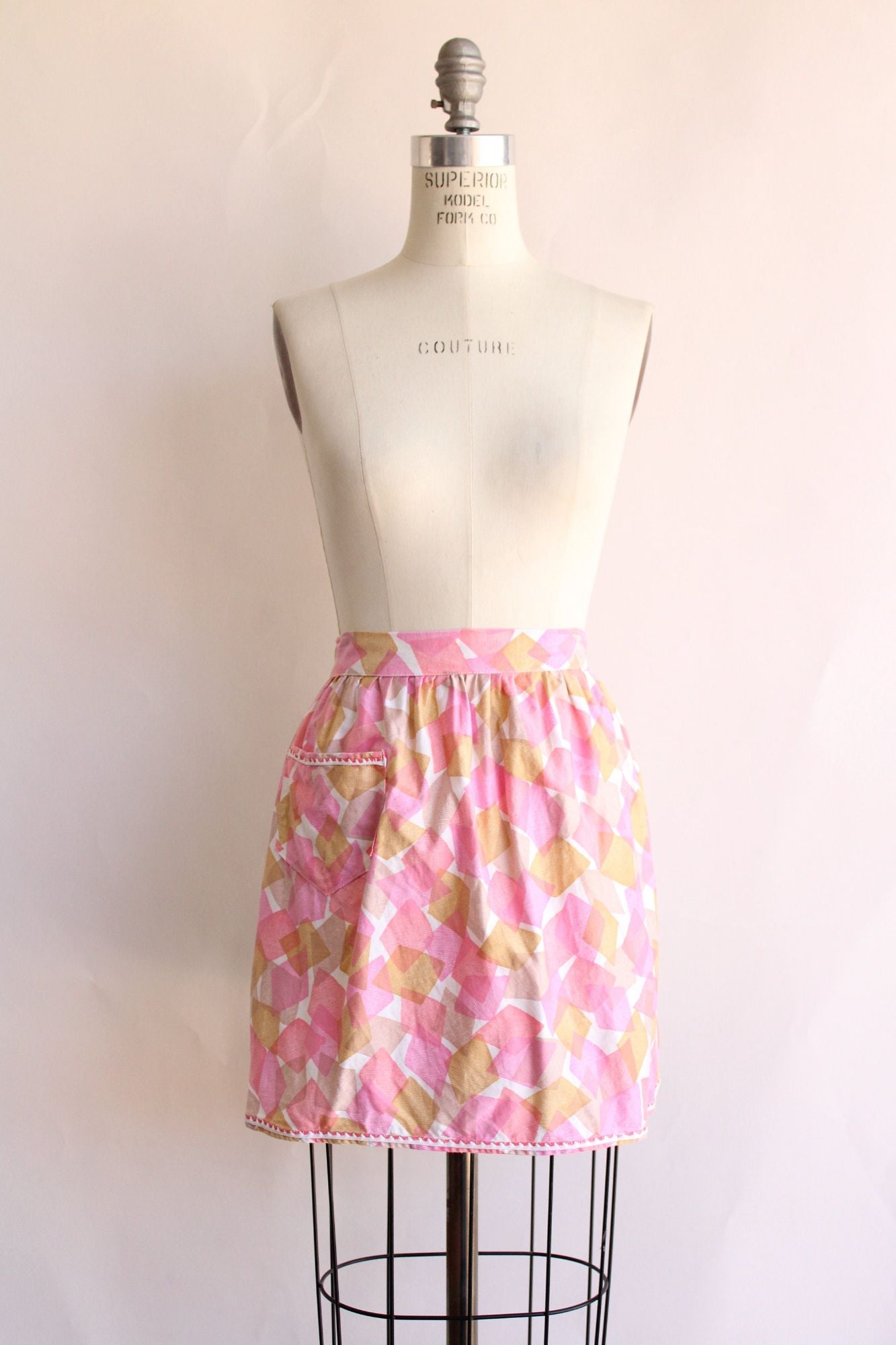 Vintage 1960s Pink and Yellow Geometric Print Cotton Half Apron