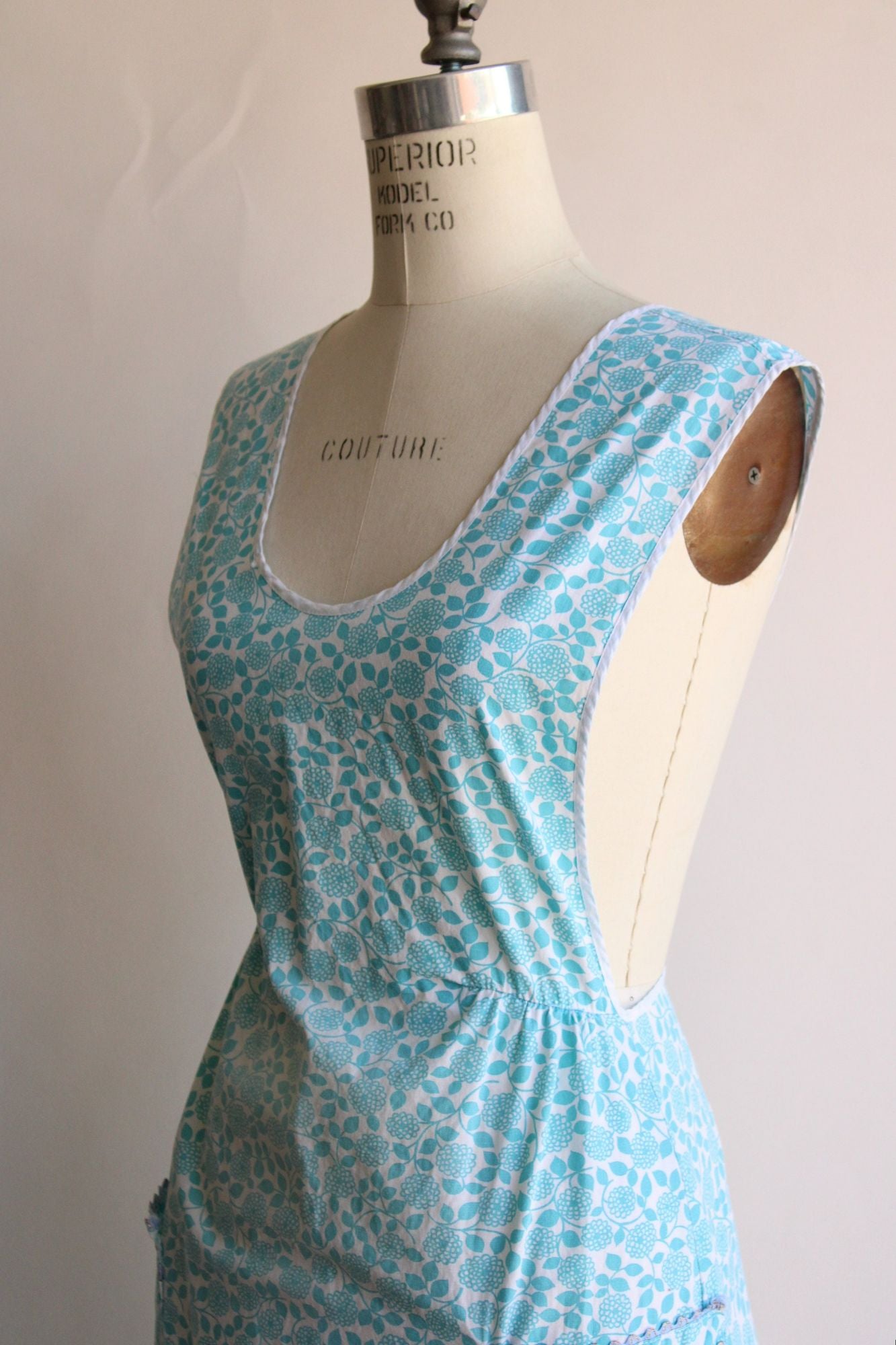 Vintage 1960s Blue Floral Pinafore Apron with Pockets