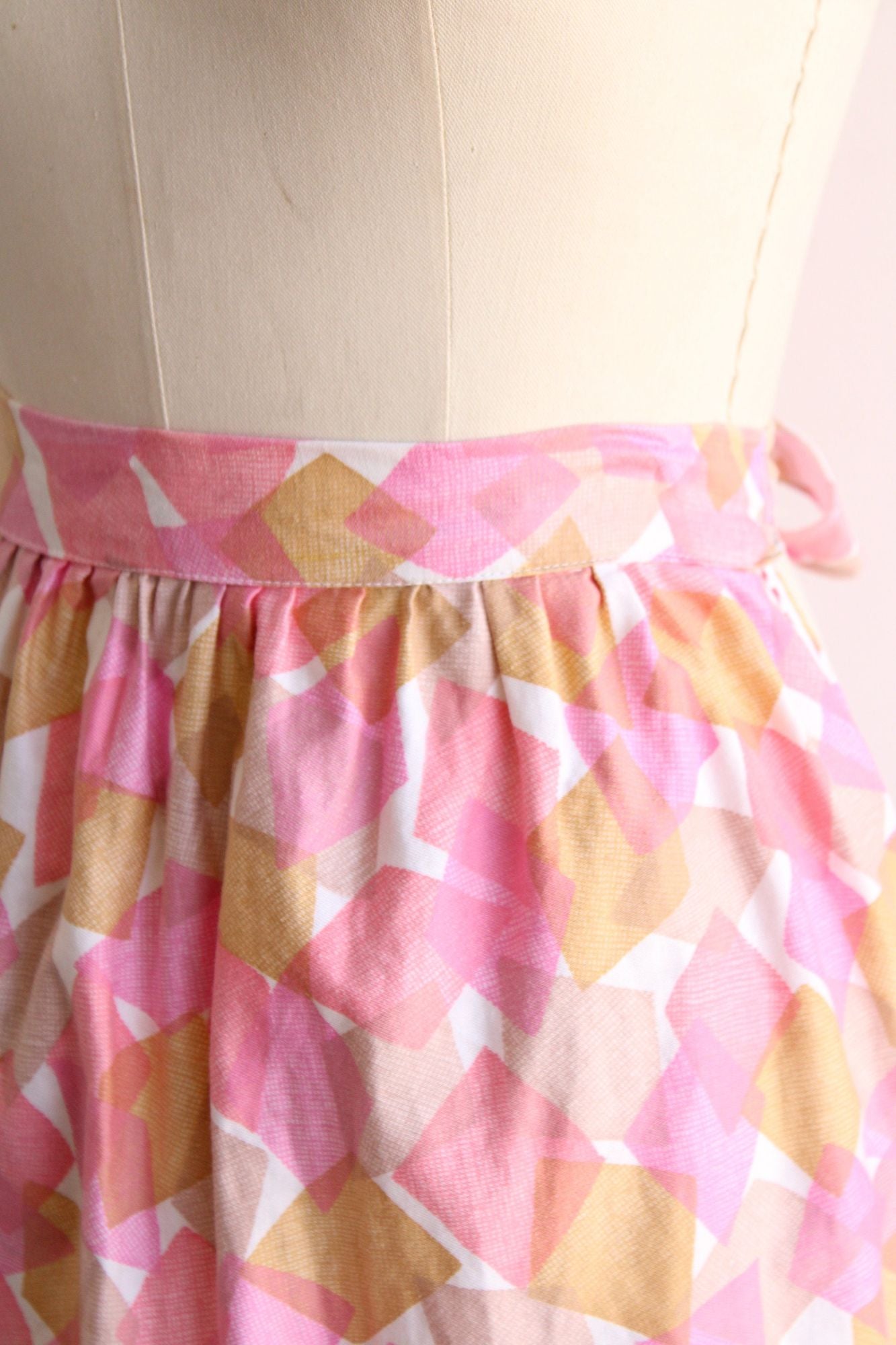 Vintage 1960s Pink and Yellow Geometric Print Cotton Half Apron