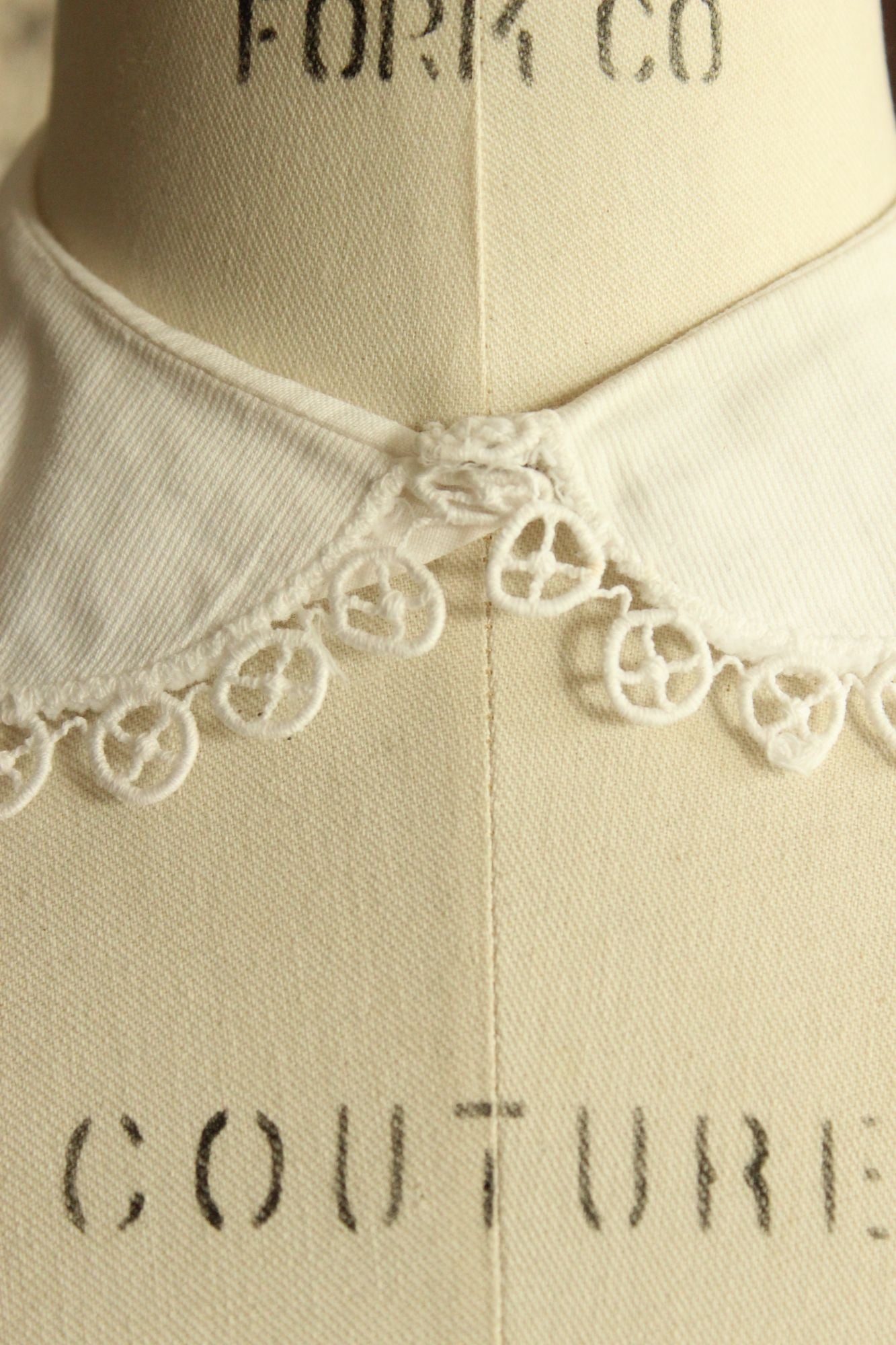 Vintage 1950s 1960s White Blouse Collar